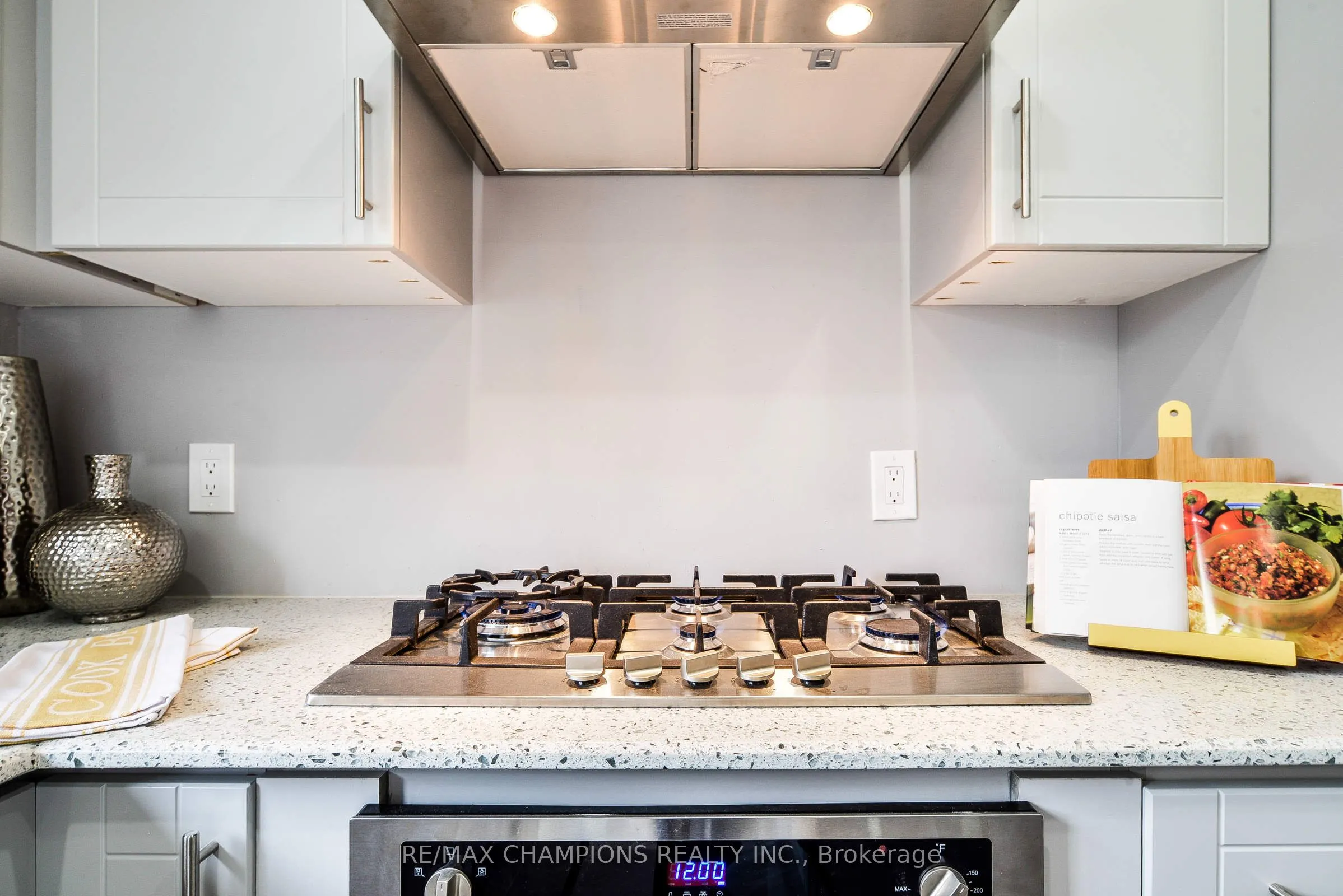734 Willard Avenue #Main
