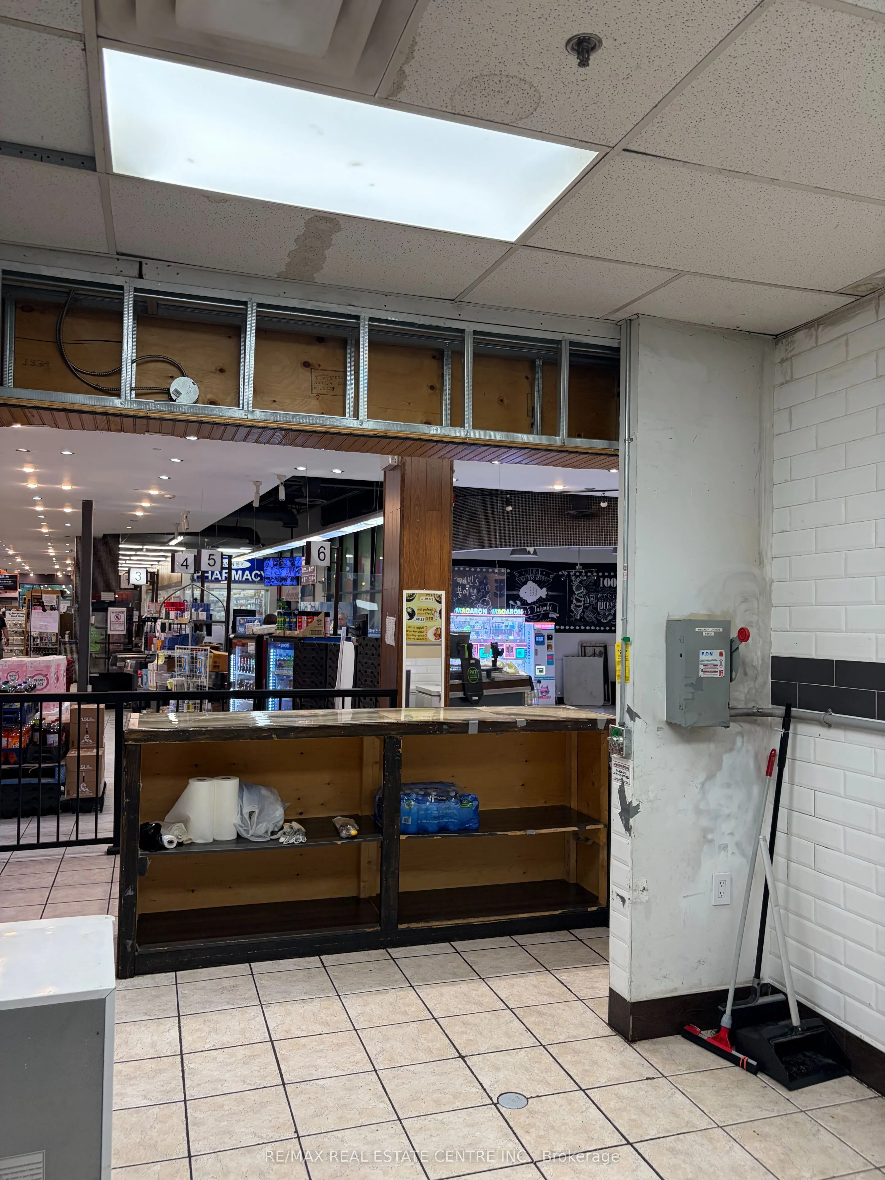 333 Dundas St E Street