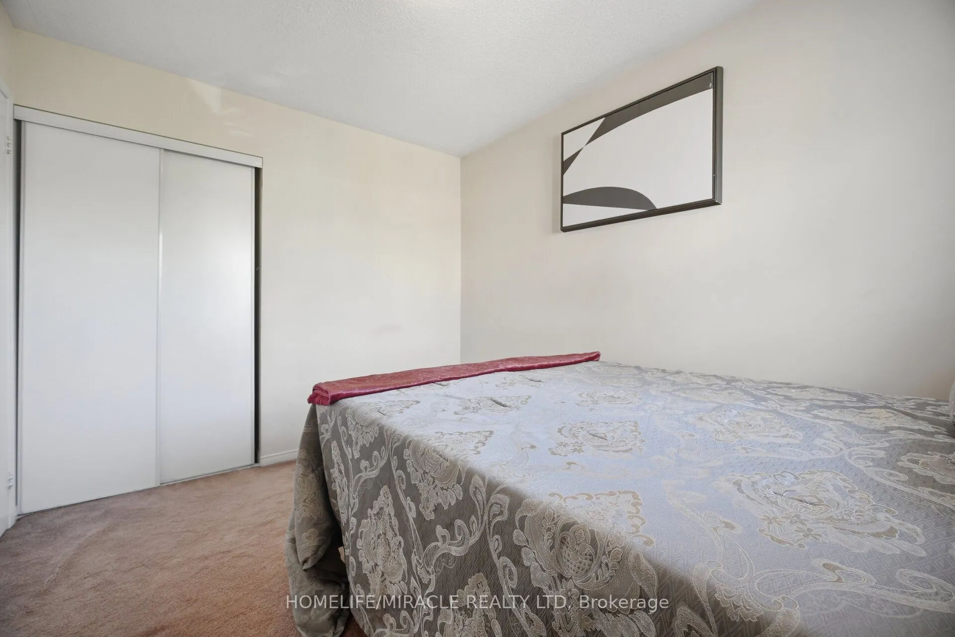 101 Crystalview Crescent