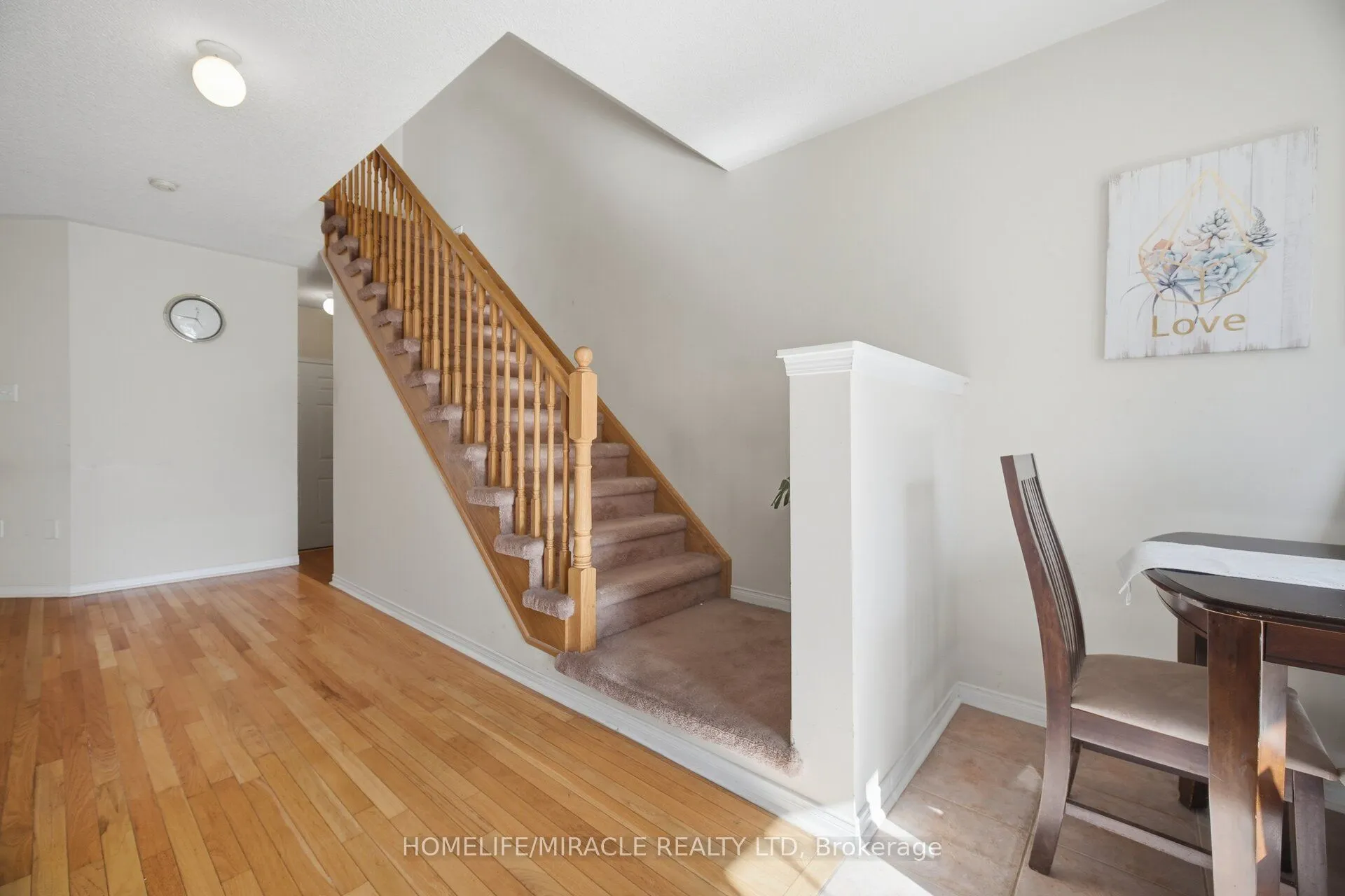 101 Crystalview Crescent