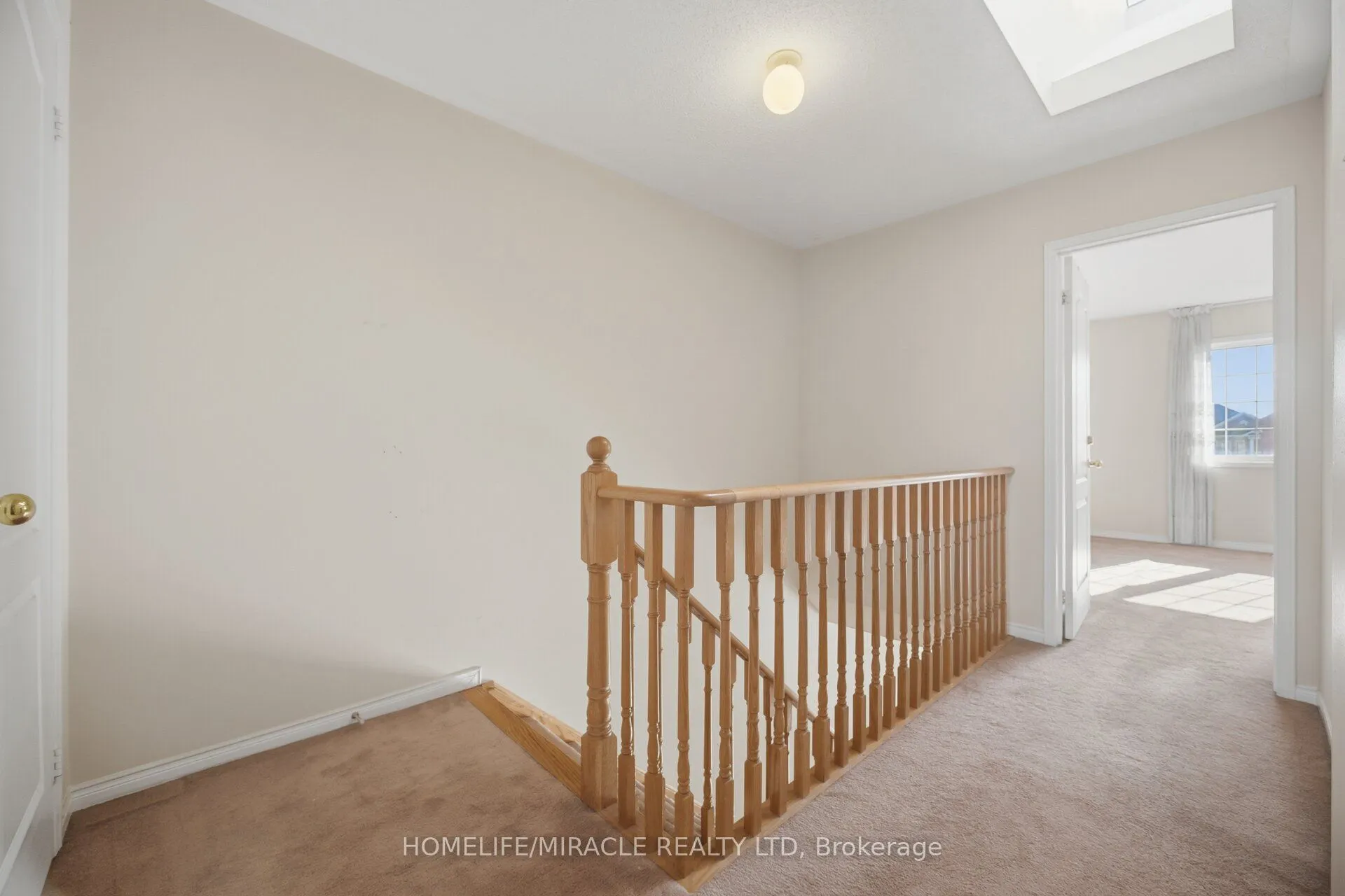 101 Crystalview Crescent