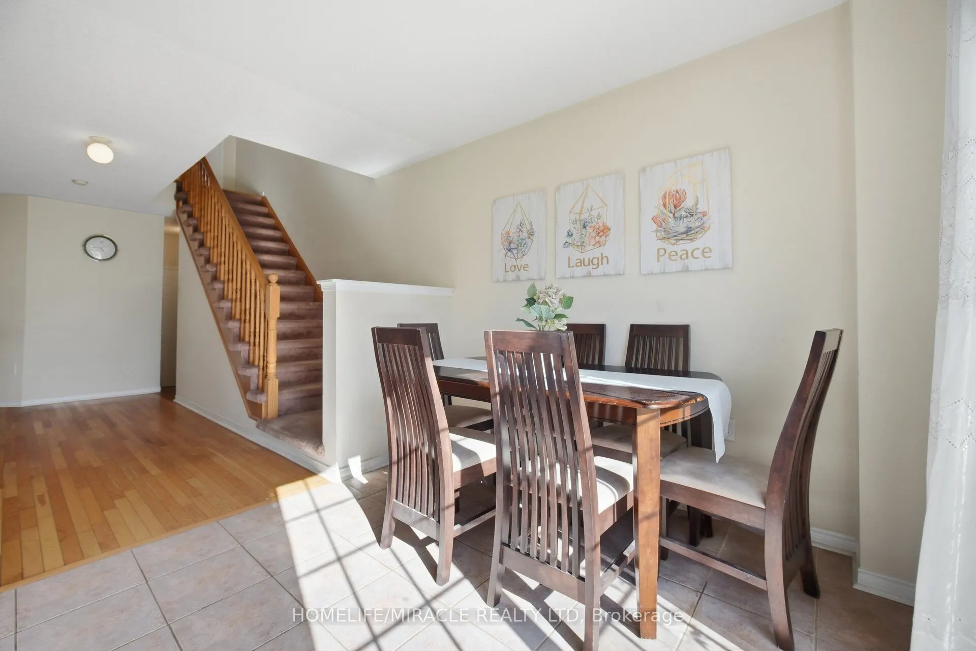 101 Crystalview Crescent