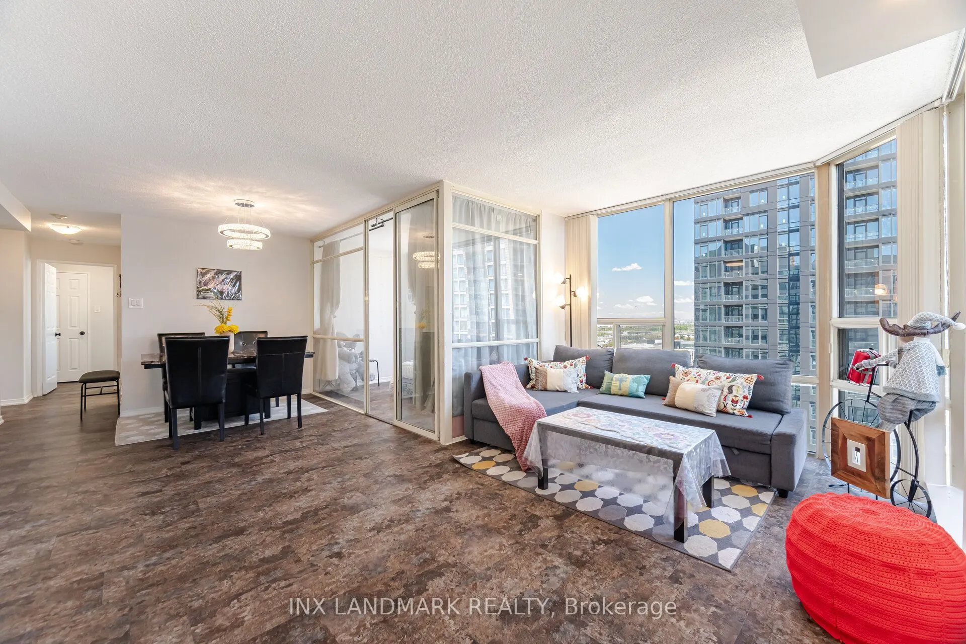 330 Rathburn Road W #2008