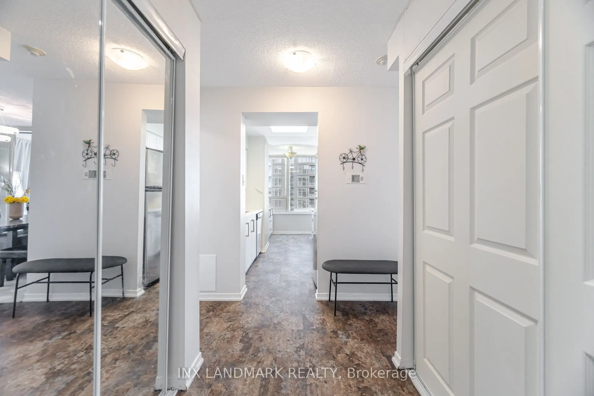 330 Rathburn Road W #2008
