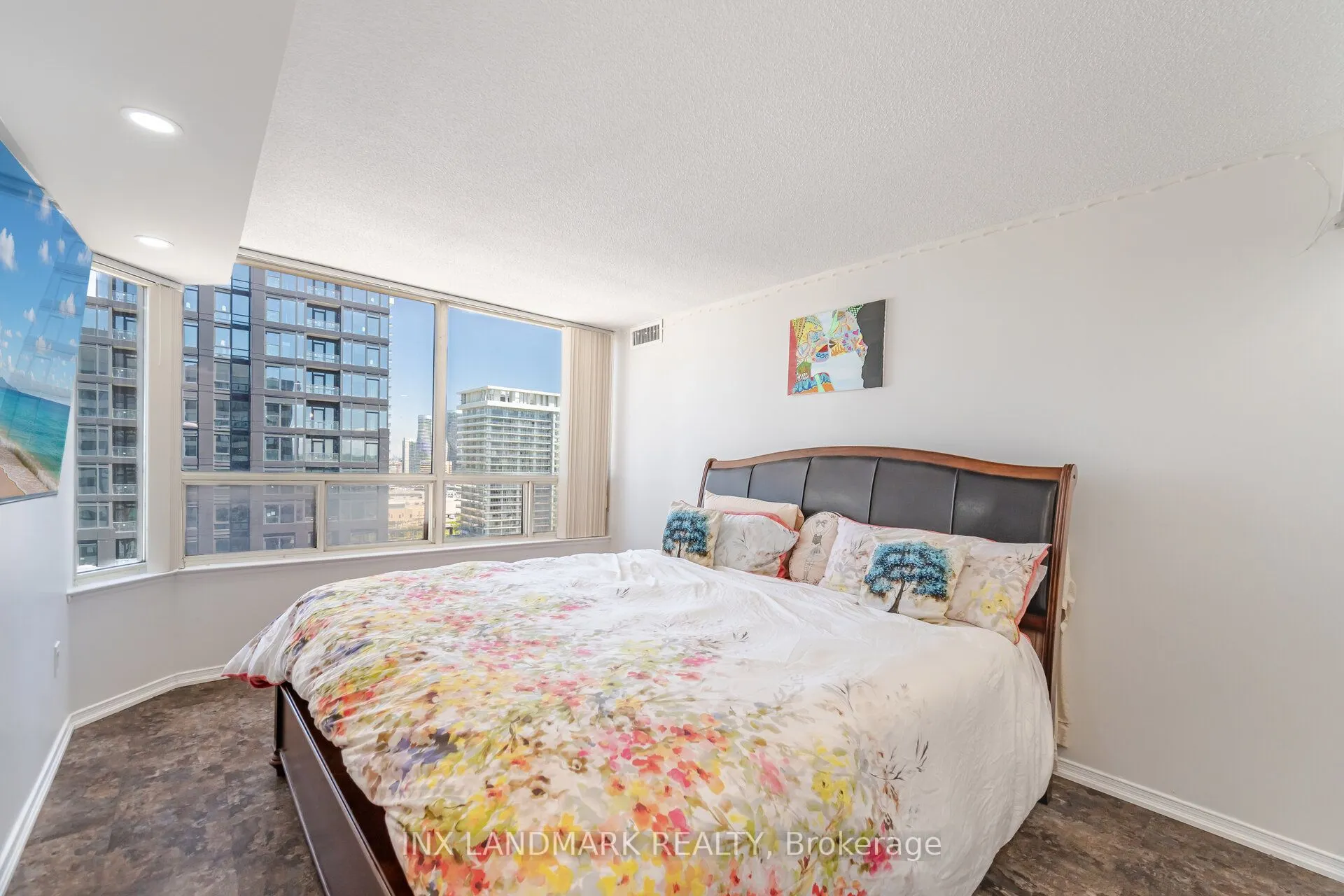 330 Rathburn Road W #2008