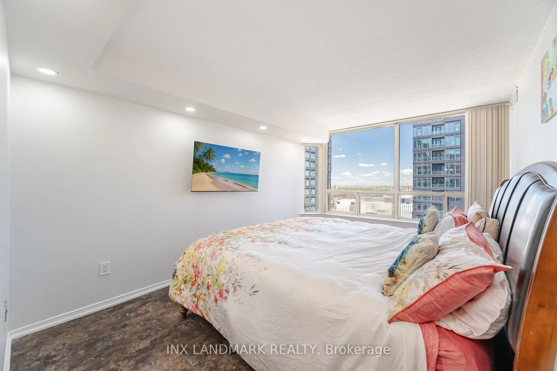 330 Rathburn Road W #2008