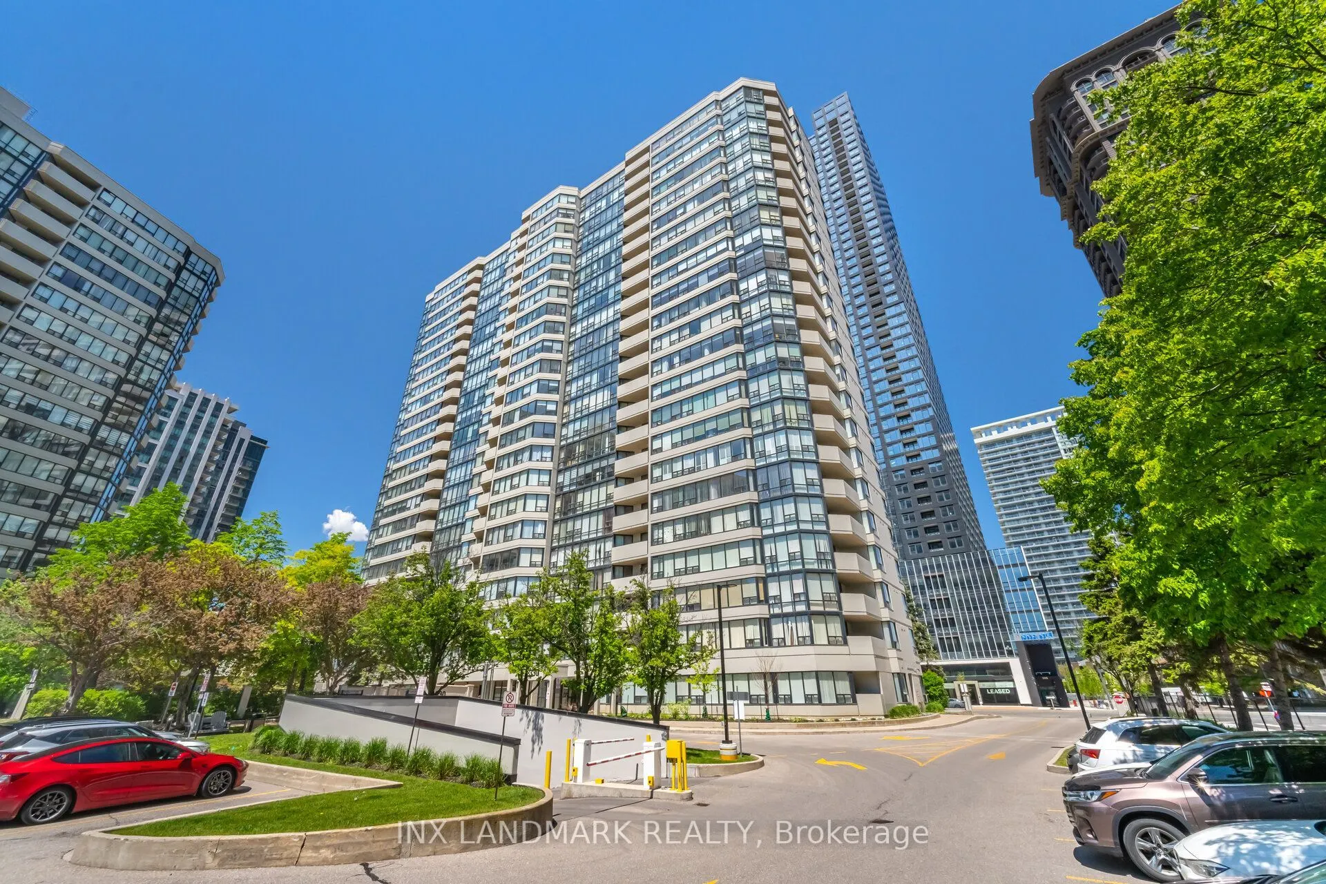 330 Rathburn Road W #2008