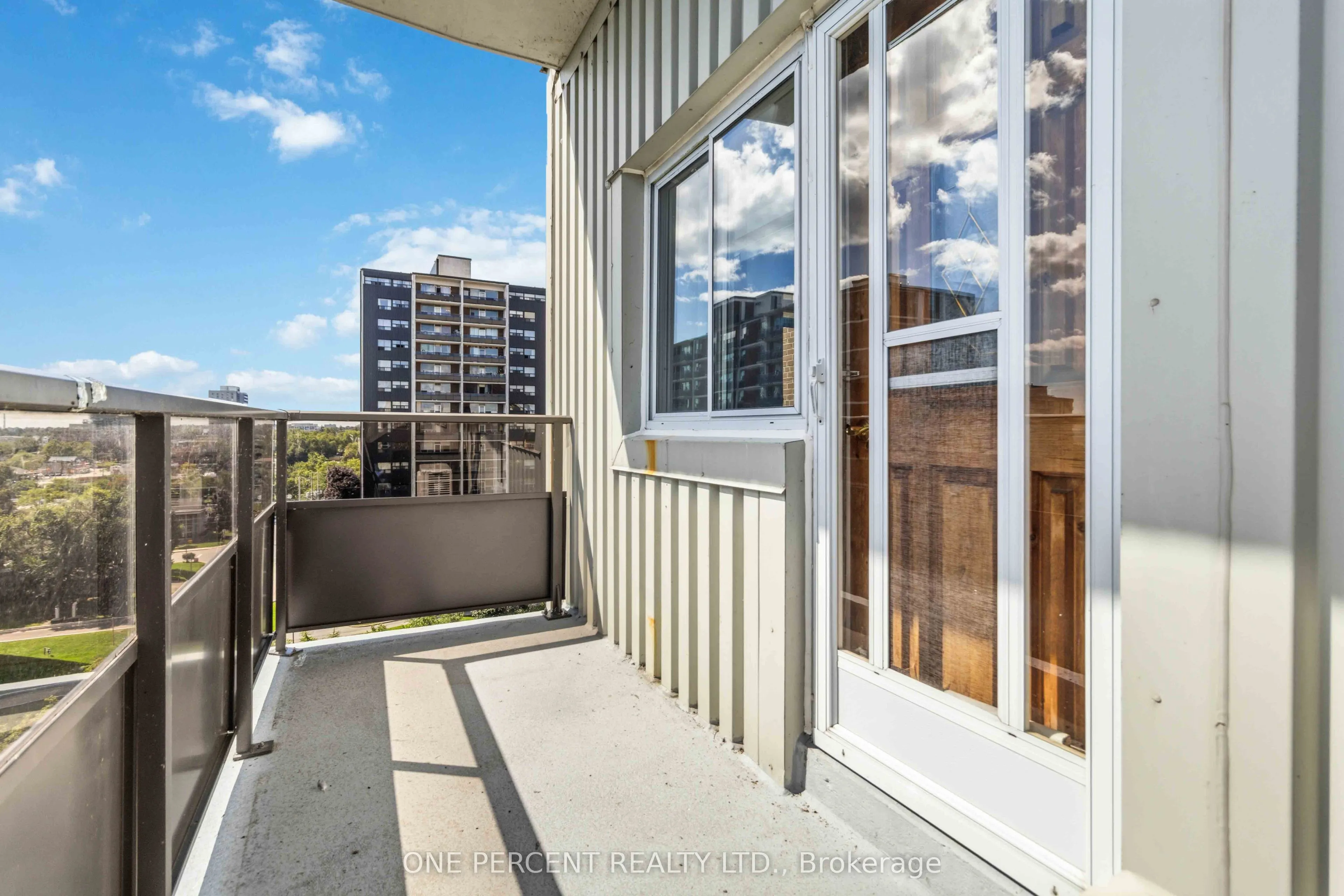 15 Elizabeth Street N #1005