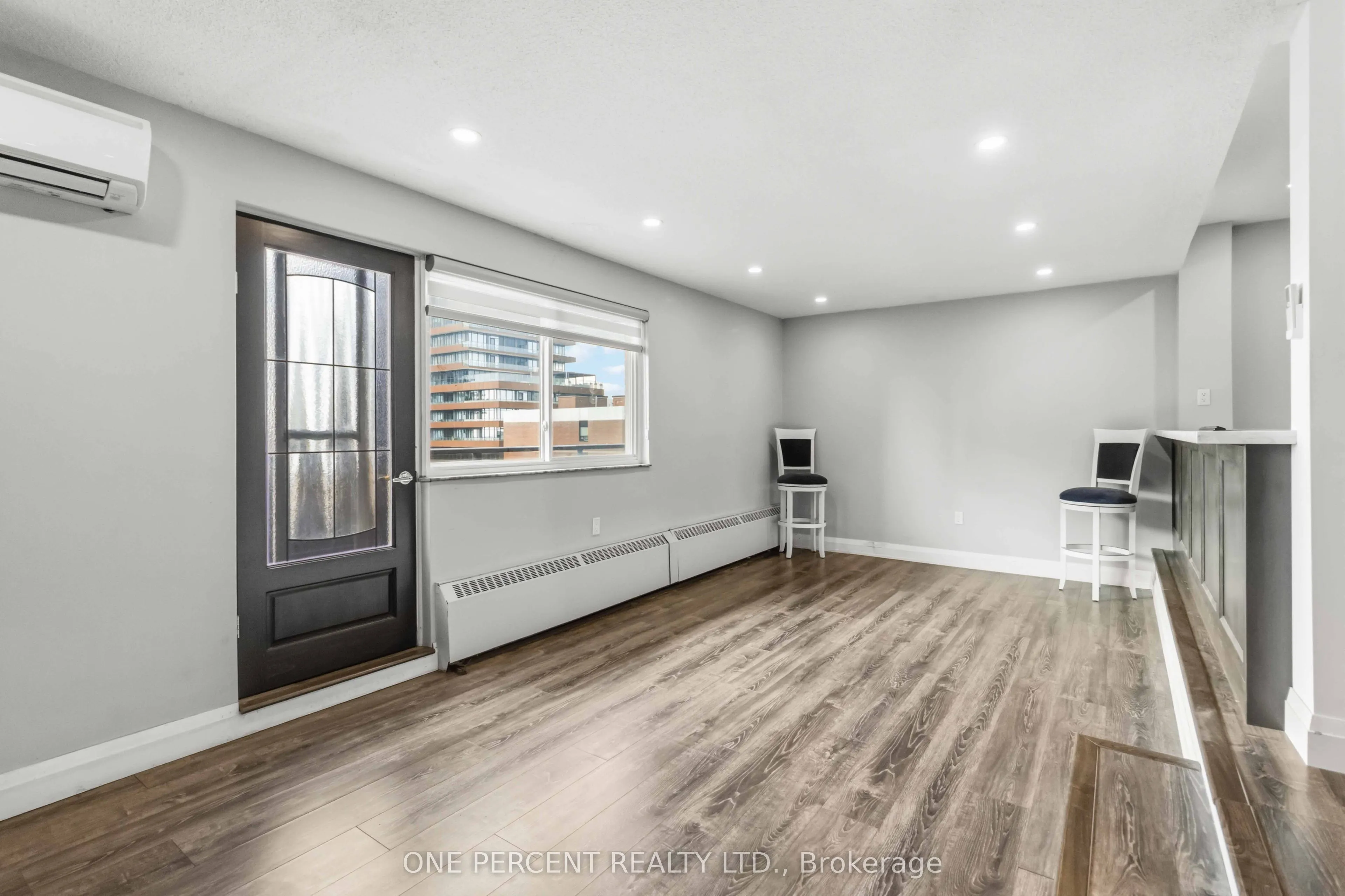 15 Elizabeth Street N #1005