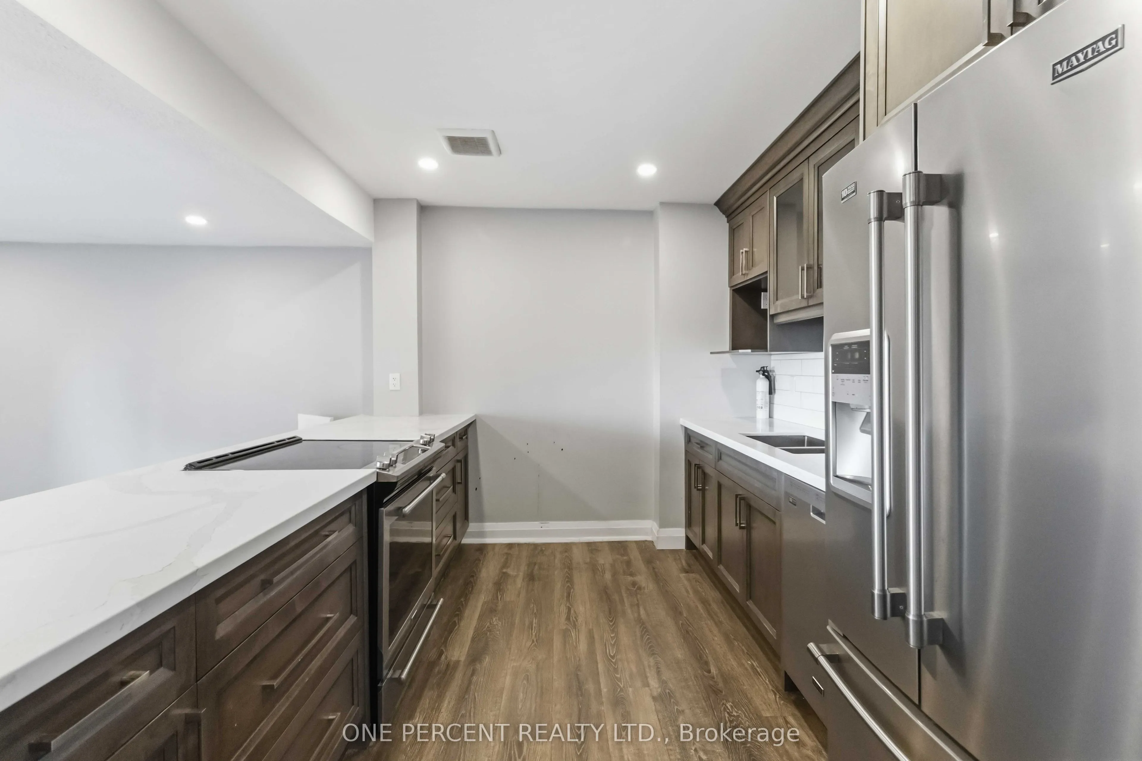 15 Elizabeth Street N #1005