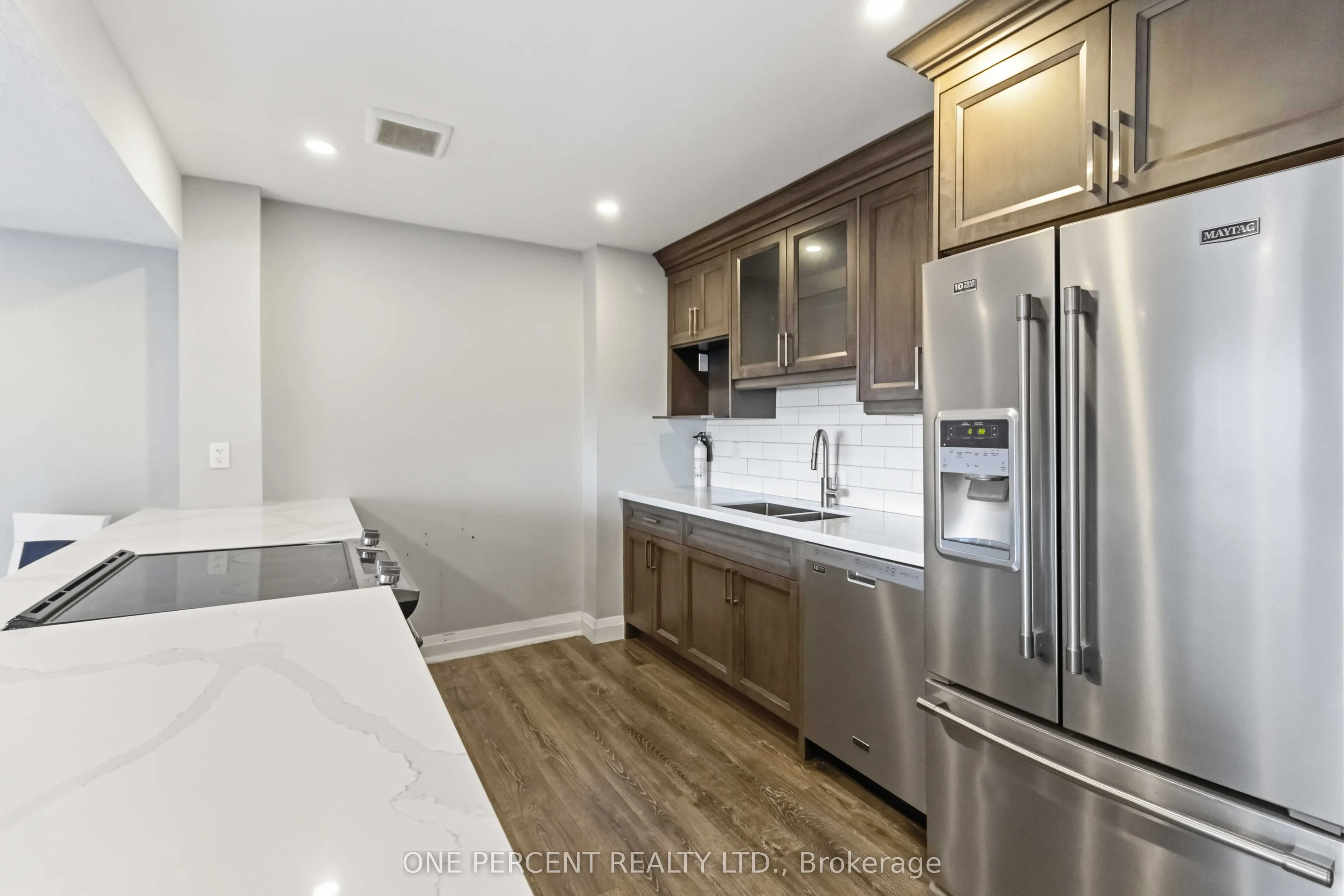 15 Elizabeth Street N #1005