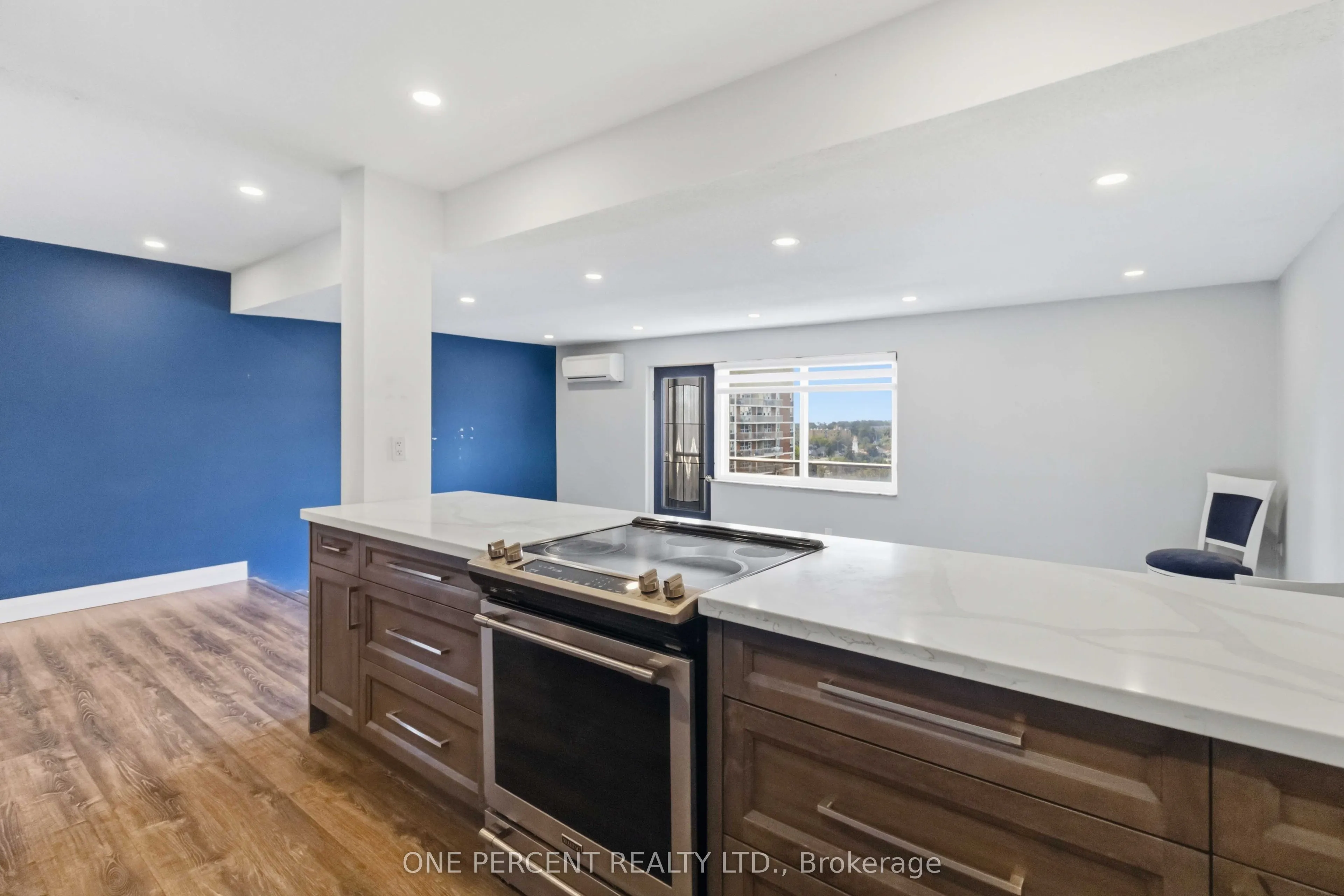 15 Elizabeth Street N #1005
