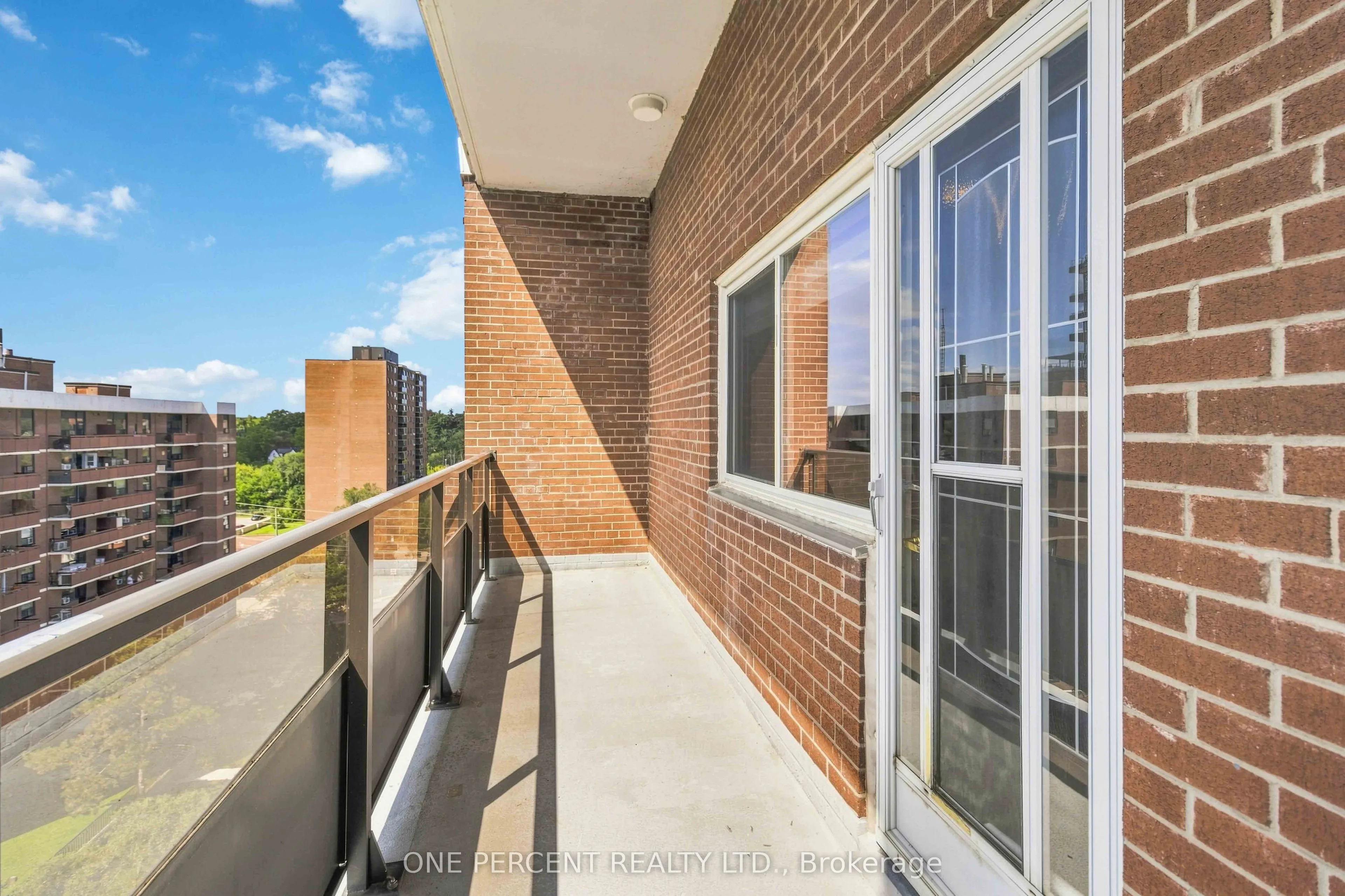 15 Elizabeth Street N #1005