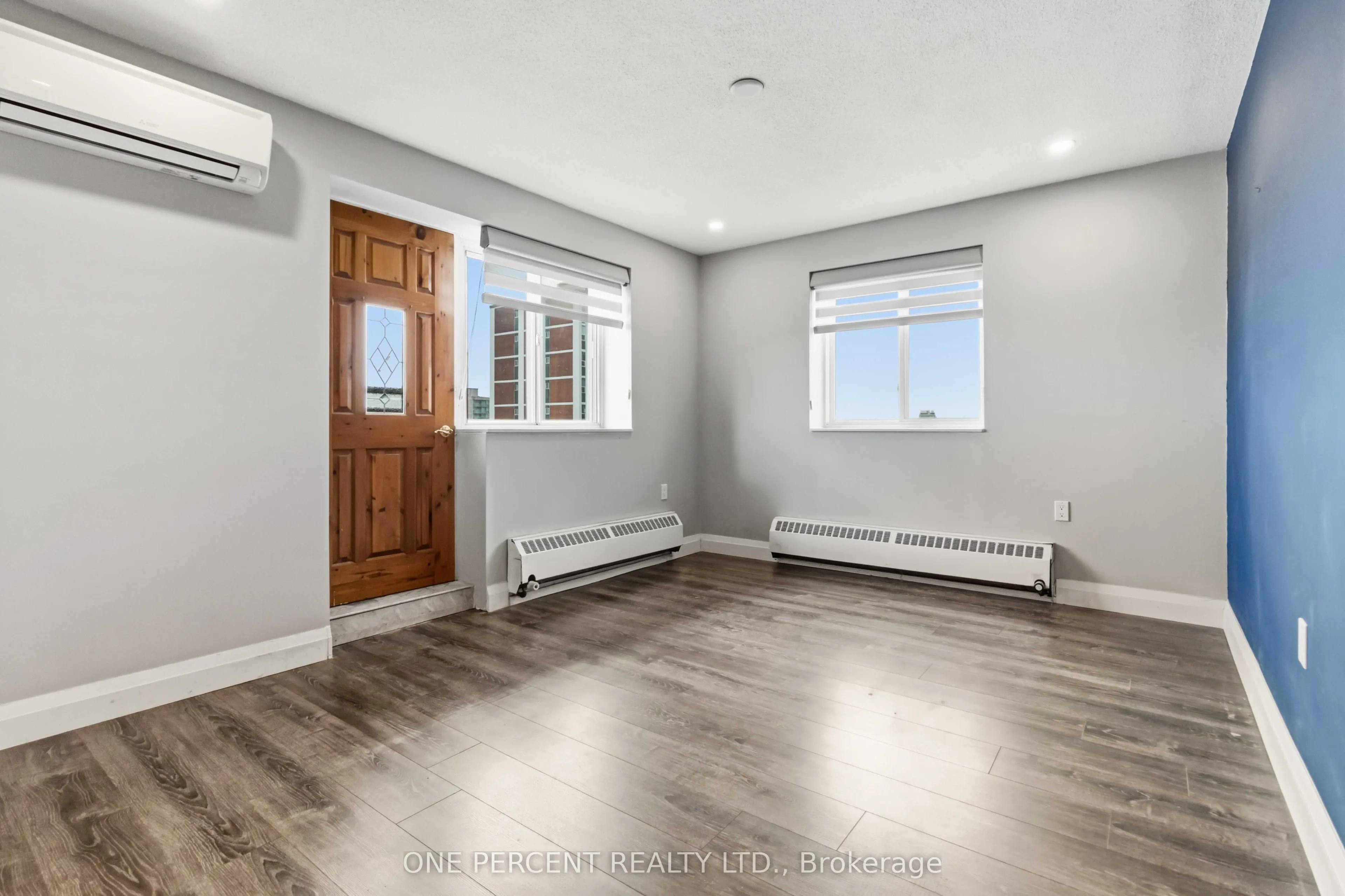 15 Elizabeth Street N #1005