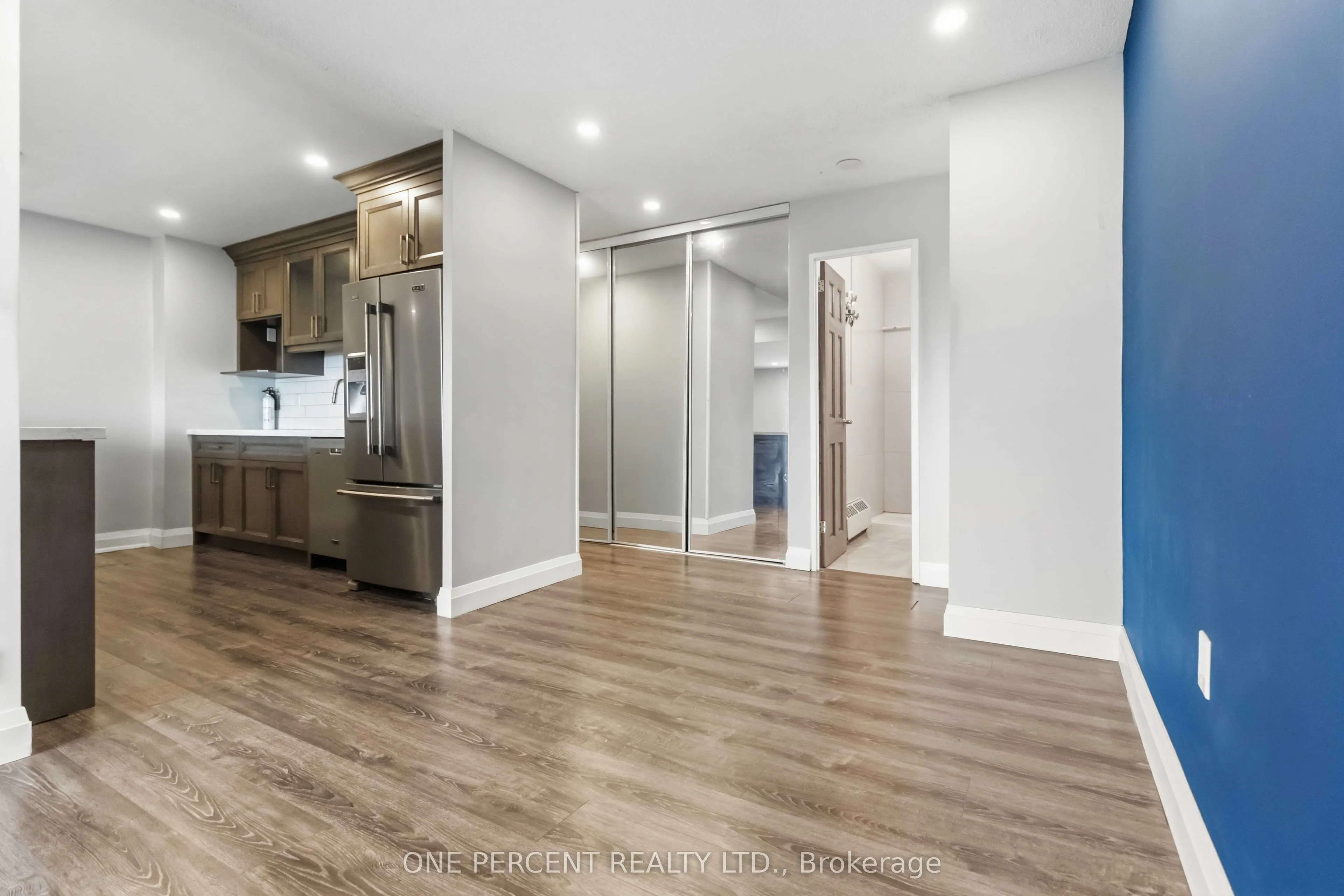15 Elizabeth Street N #1005