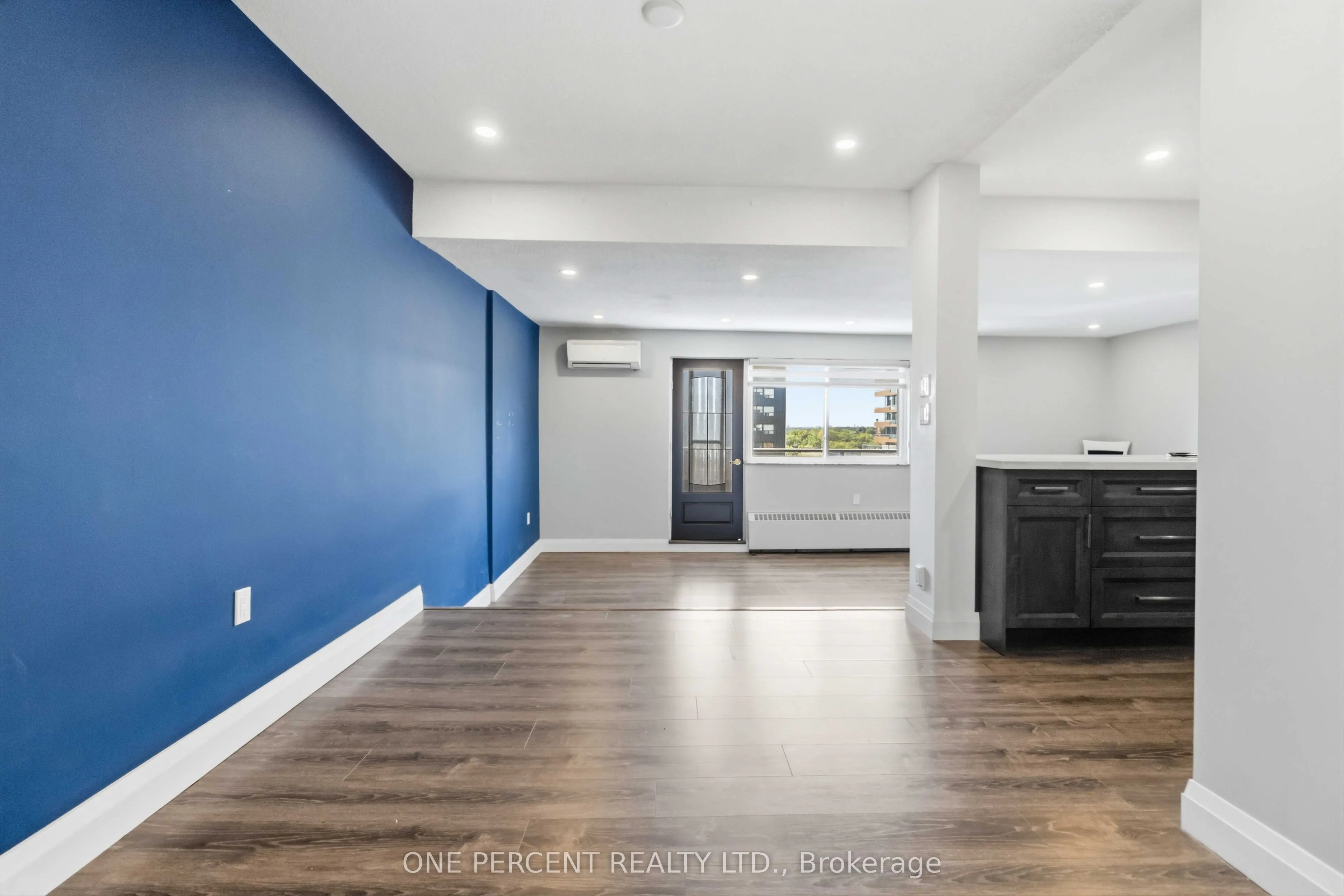 15 Elizabeth Street N #1005