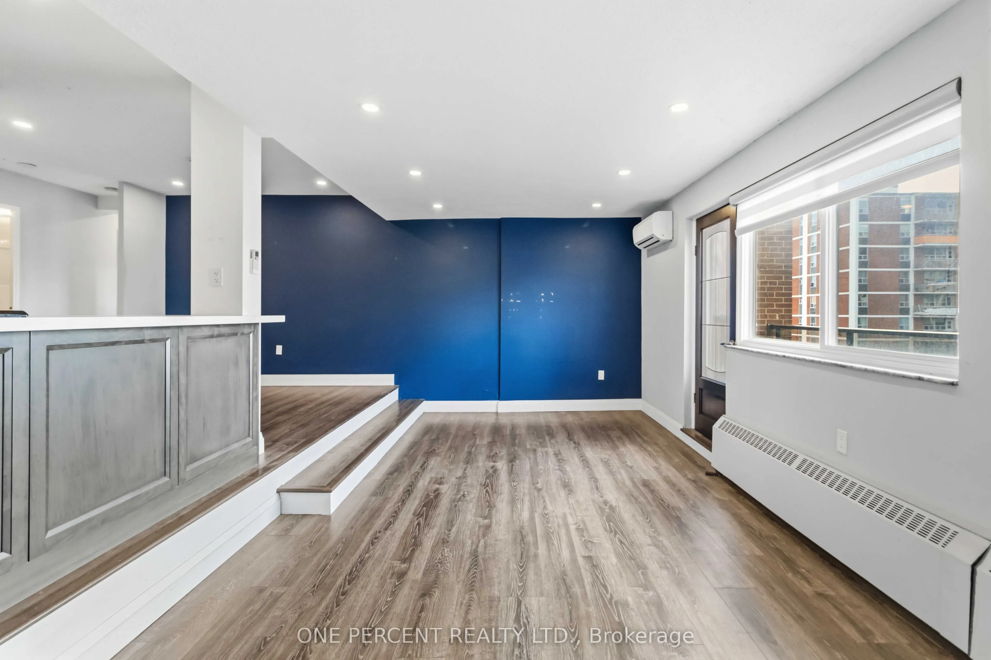 15 Elizabeth Street N #1005