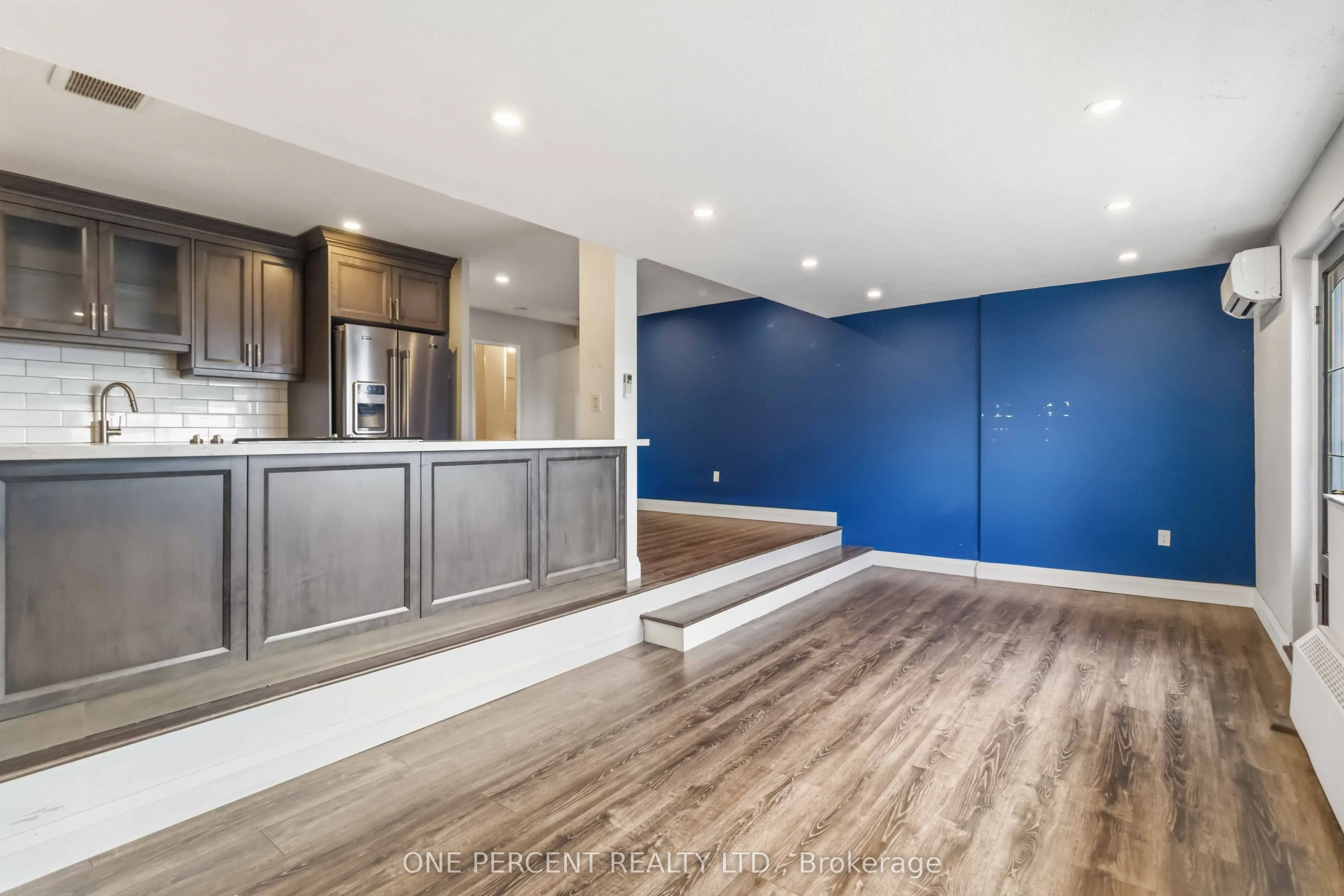 15 Elizabeth Street N #1005