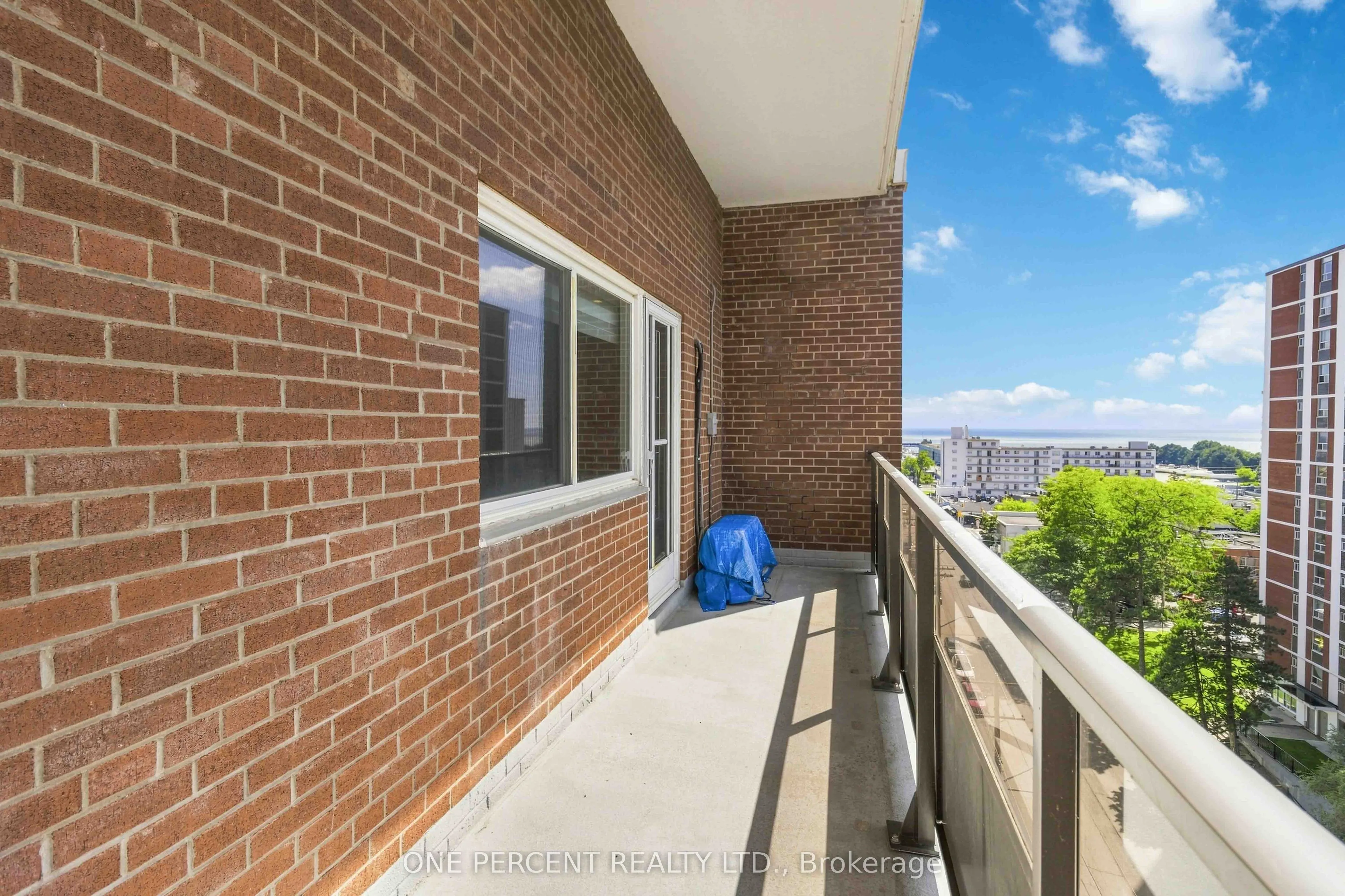 15 Elizabeth Street N #1005