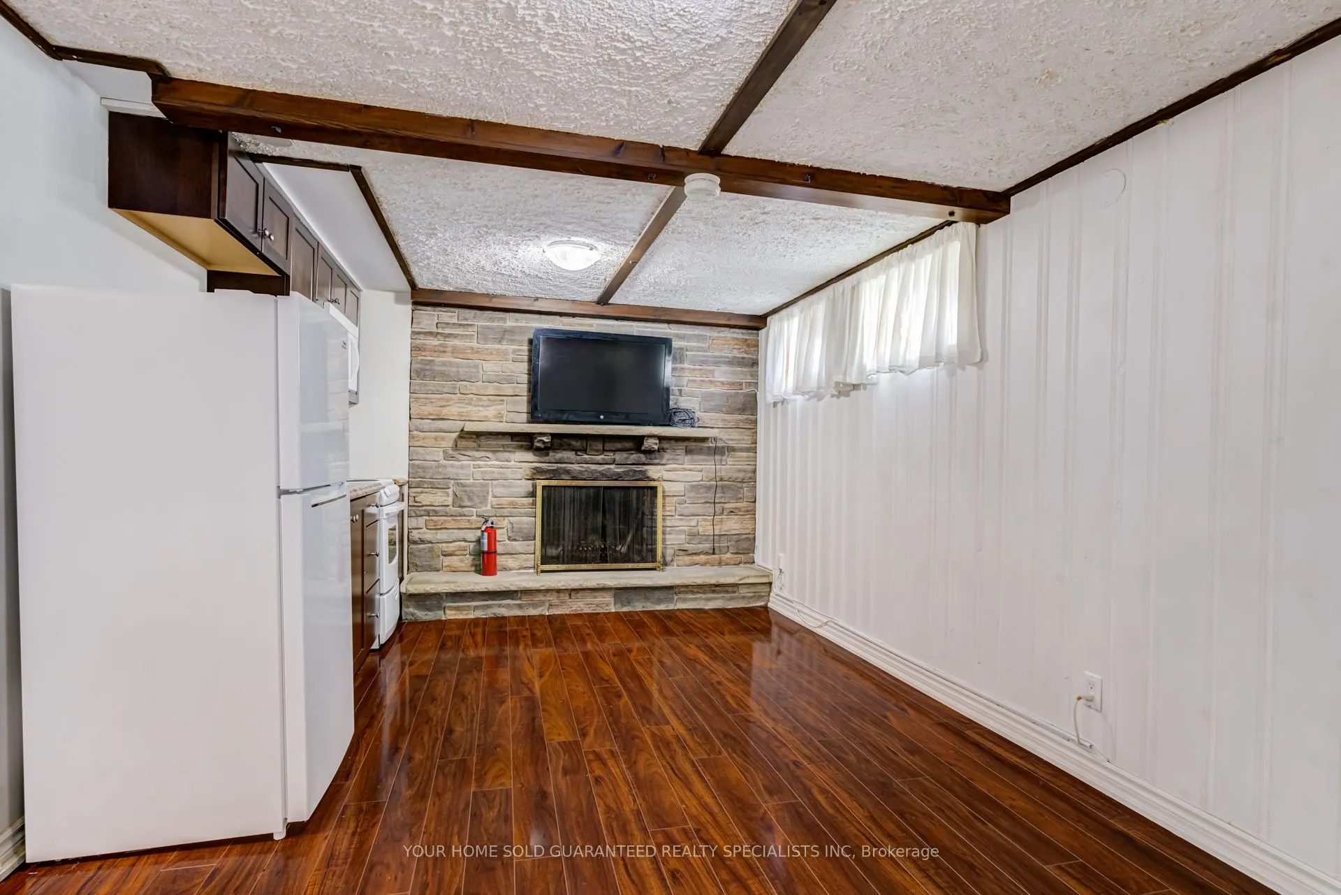 5 Hallow Crescent