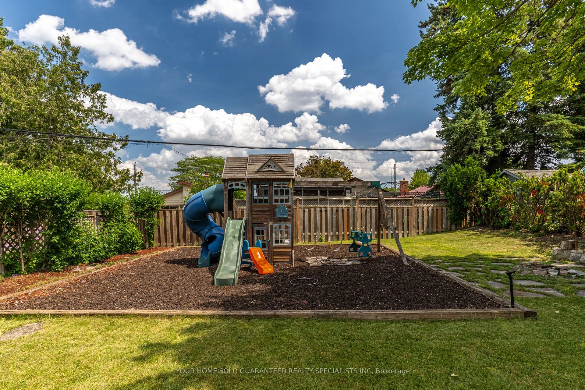 5 Hallow Crescent