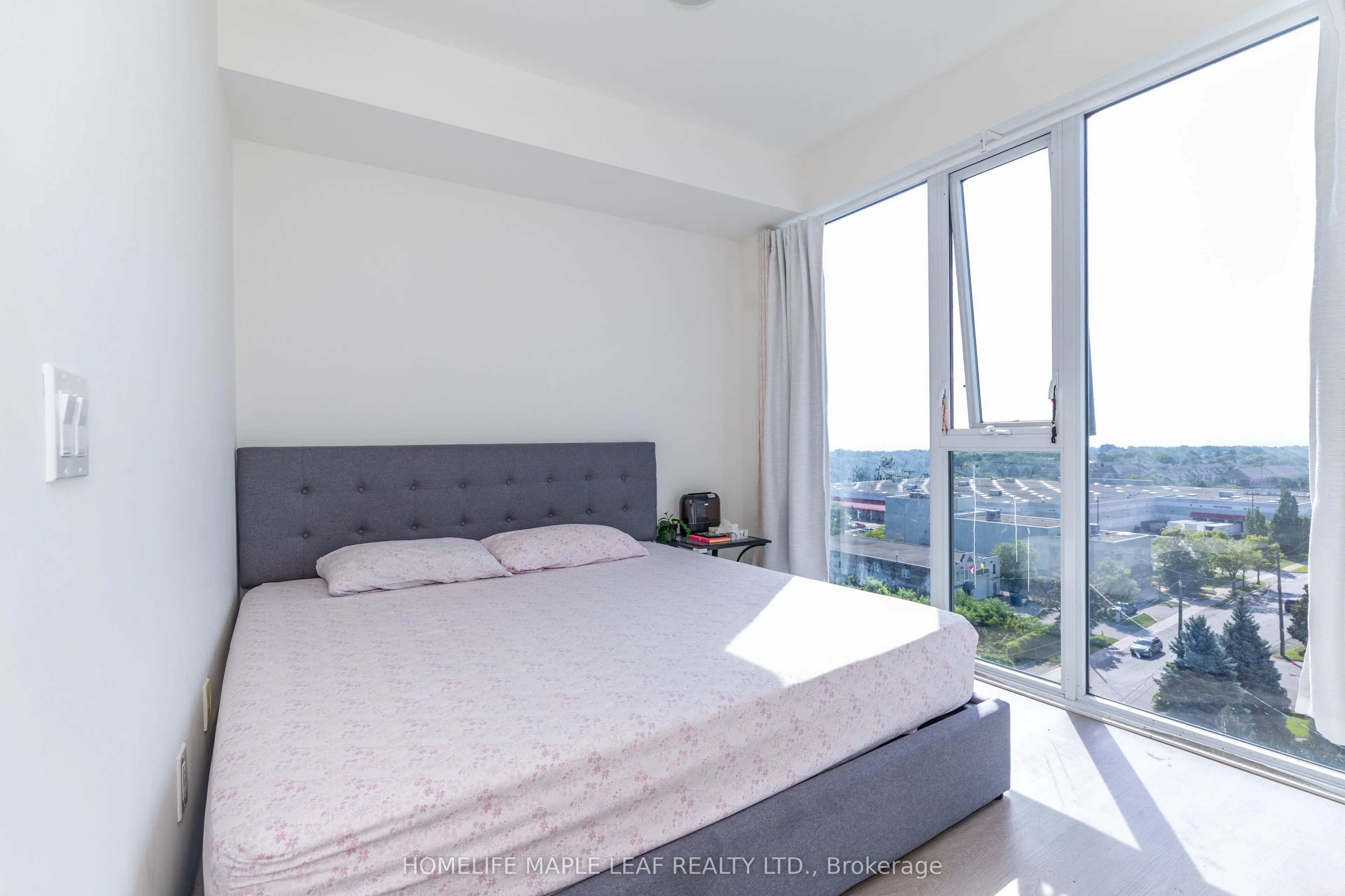 859 The Queensway #703
