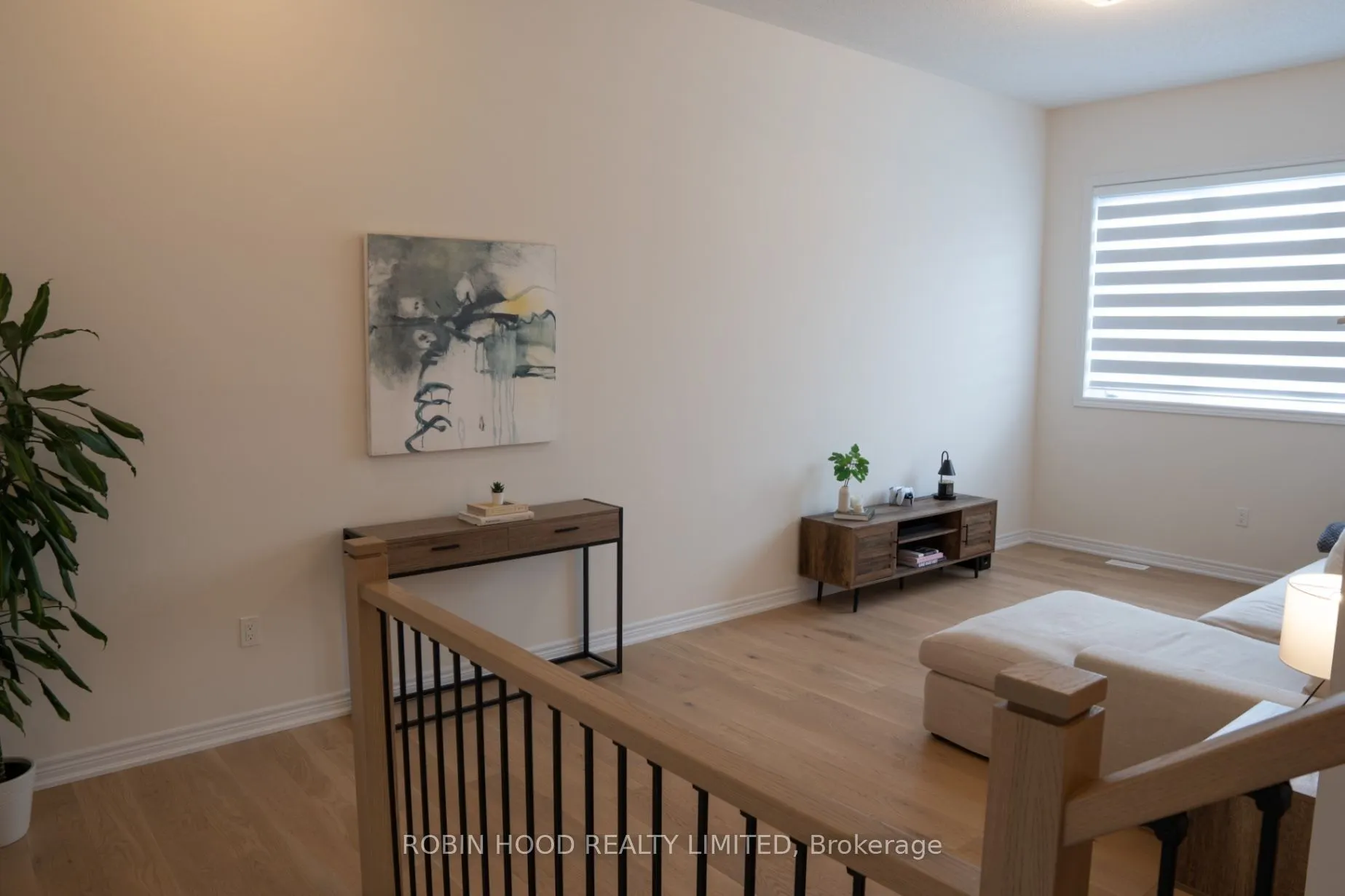 896 Apple Terrace