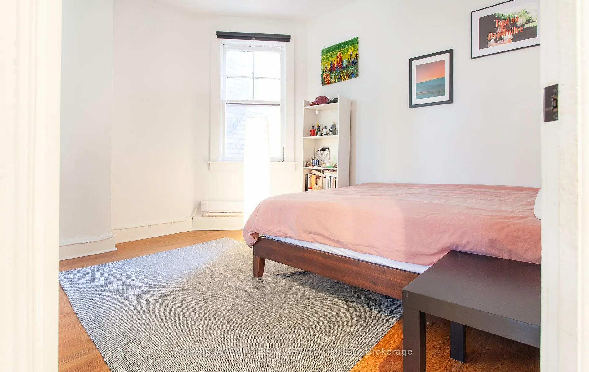 2102A Dundas Street W