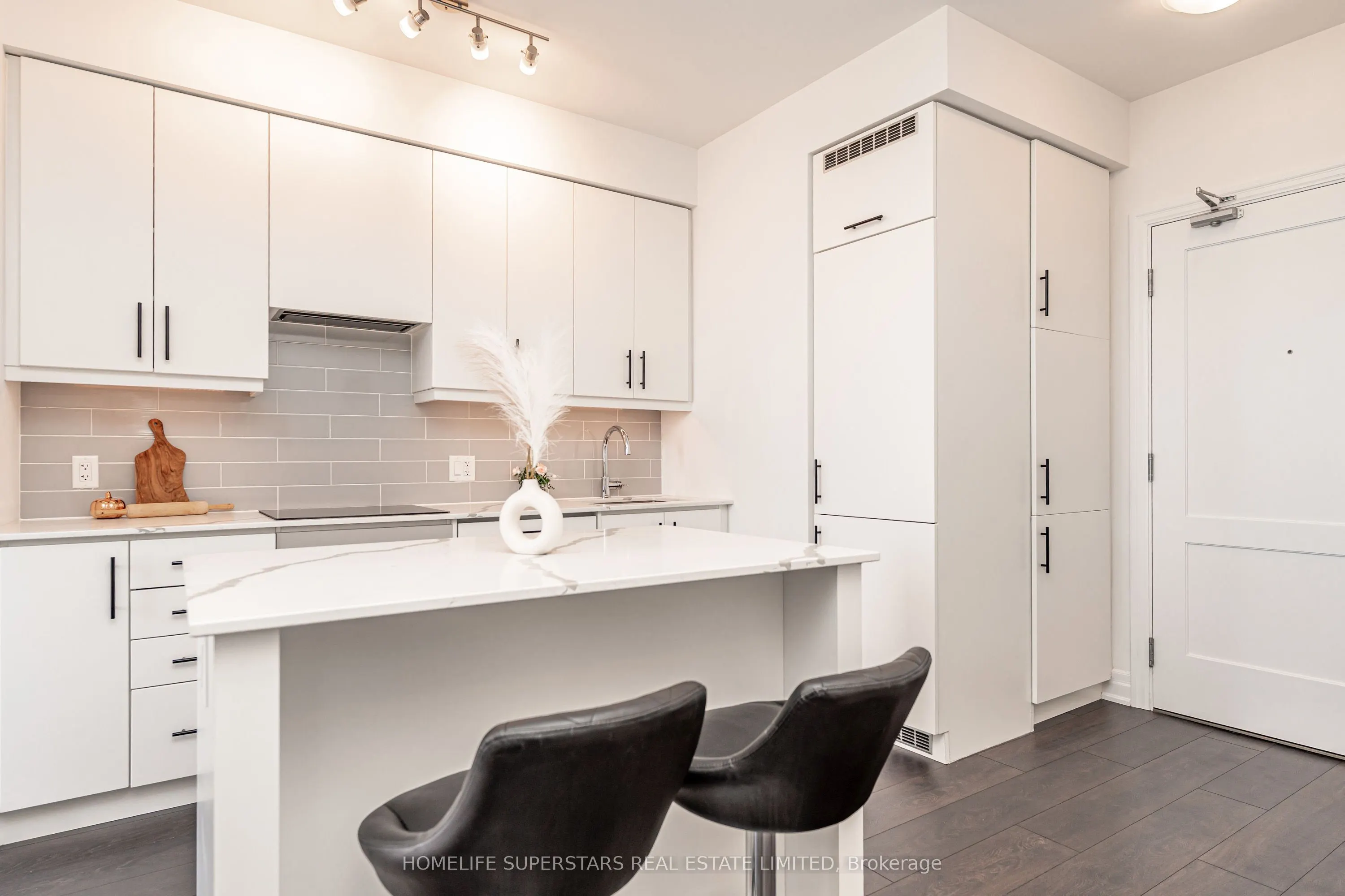 30 Elm Drive W #3911
