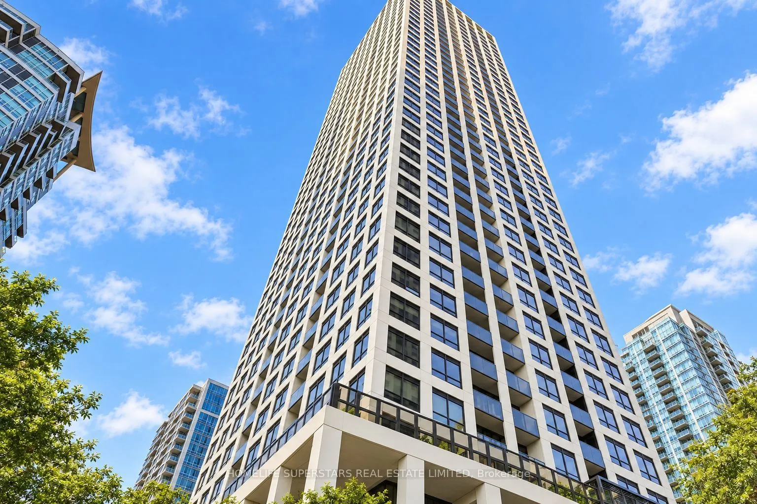 30 Elm Drive W #3911