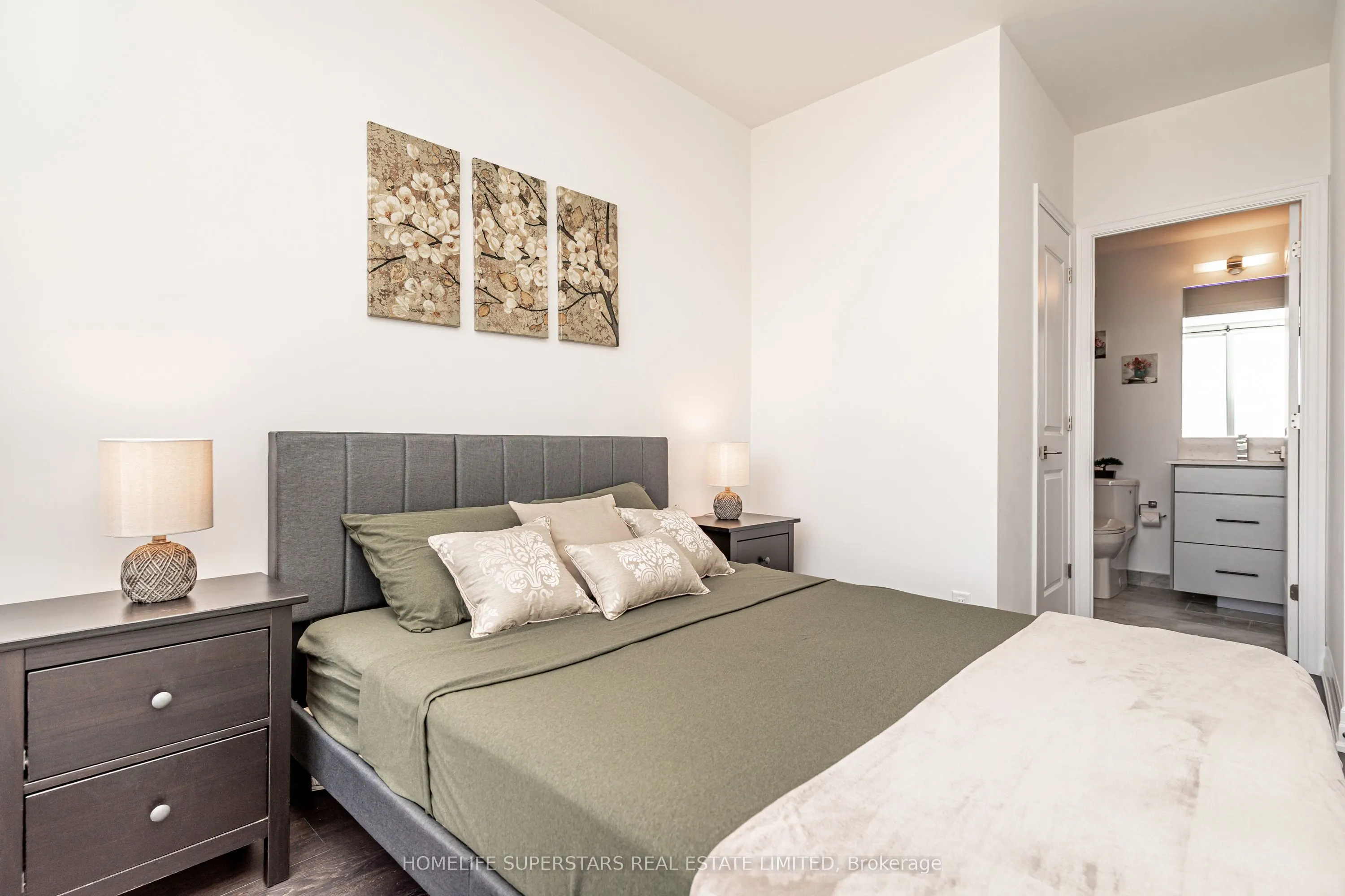 30 Elm Drive W #3911