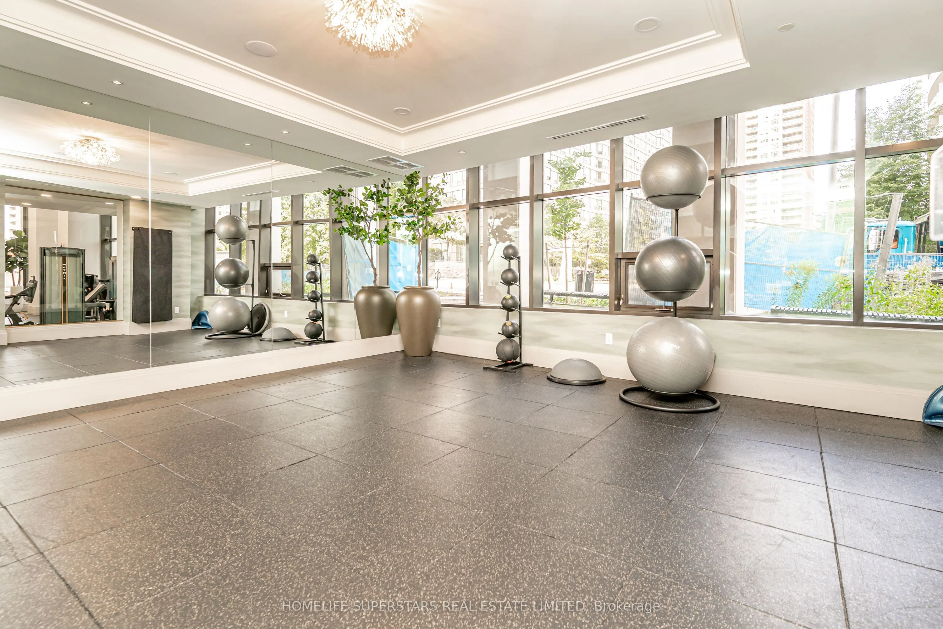 30 Elm Drive W #3911
