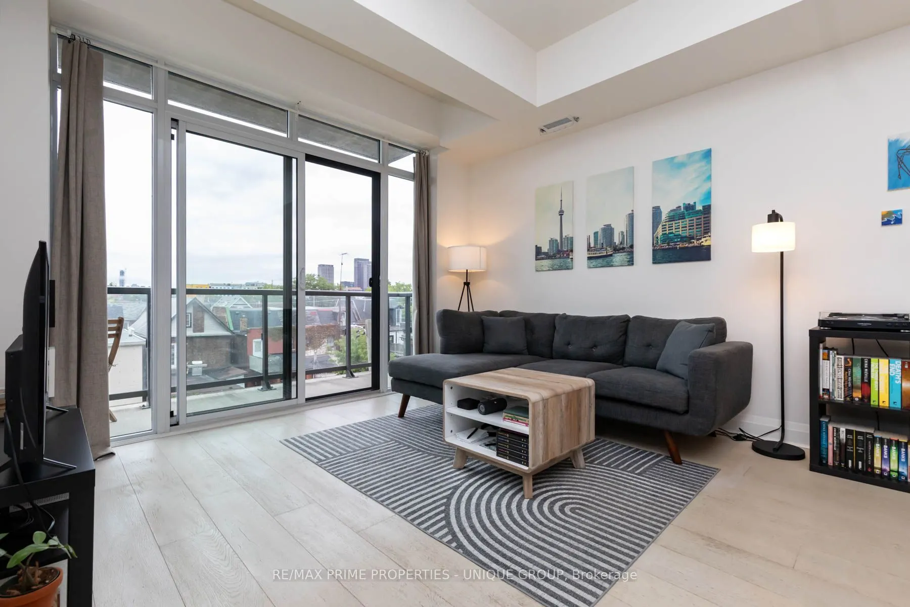 245 Perth Avenue #304