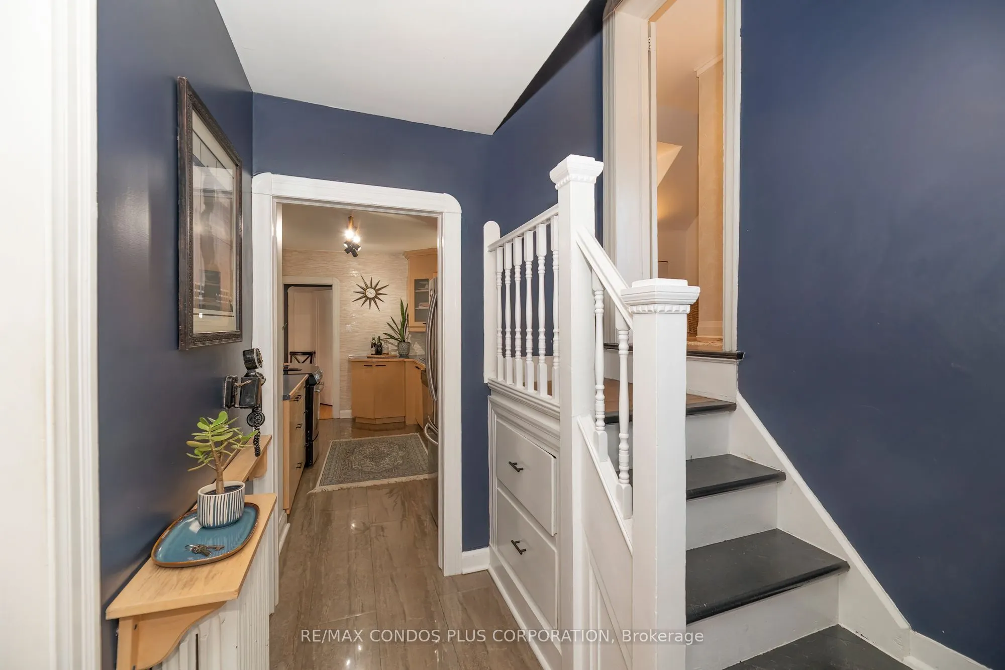 11 Elton Crescent