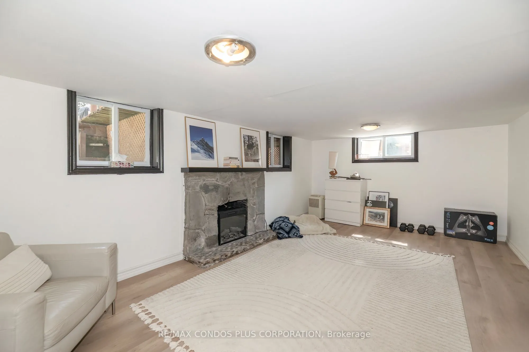 11 Elton Crescent