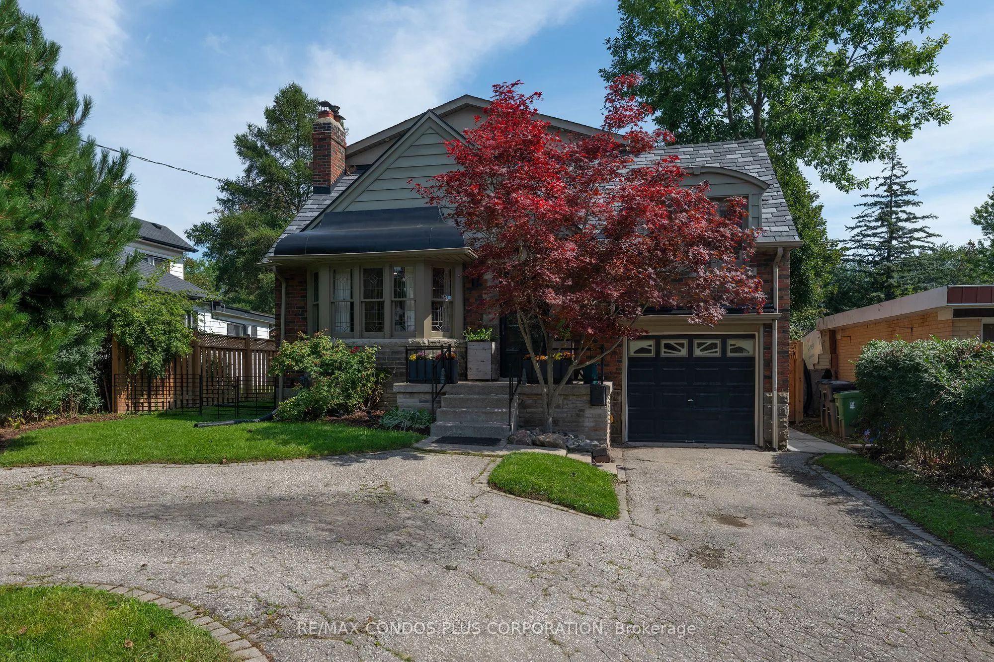11 Elton Crescent