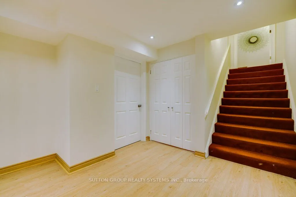 93 Poplar Heights Drive