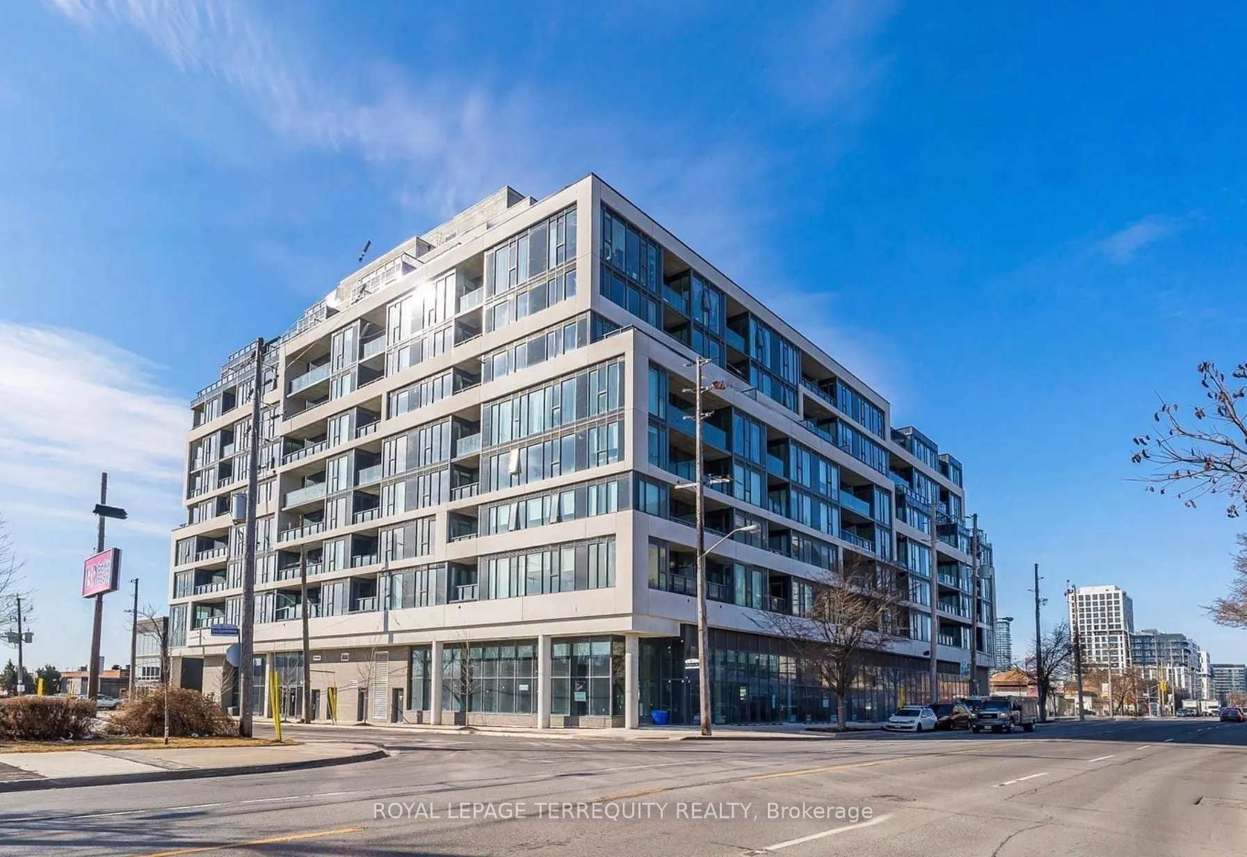 859 The Queensway #614