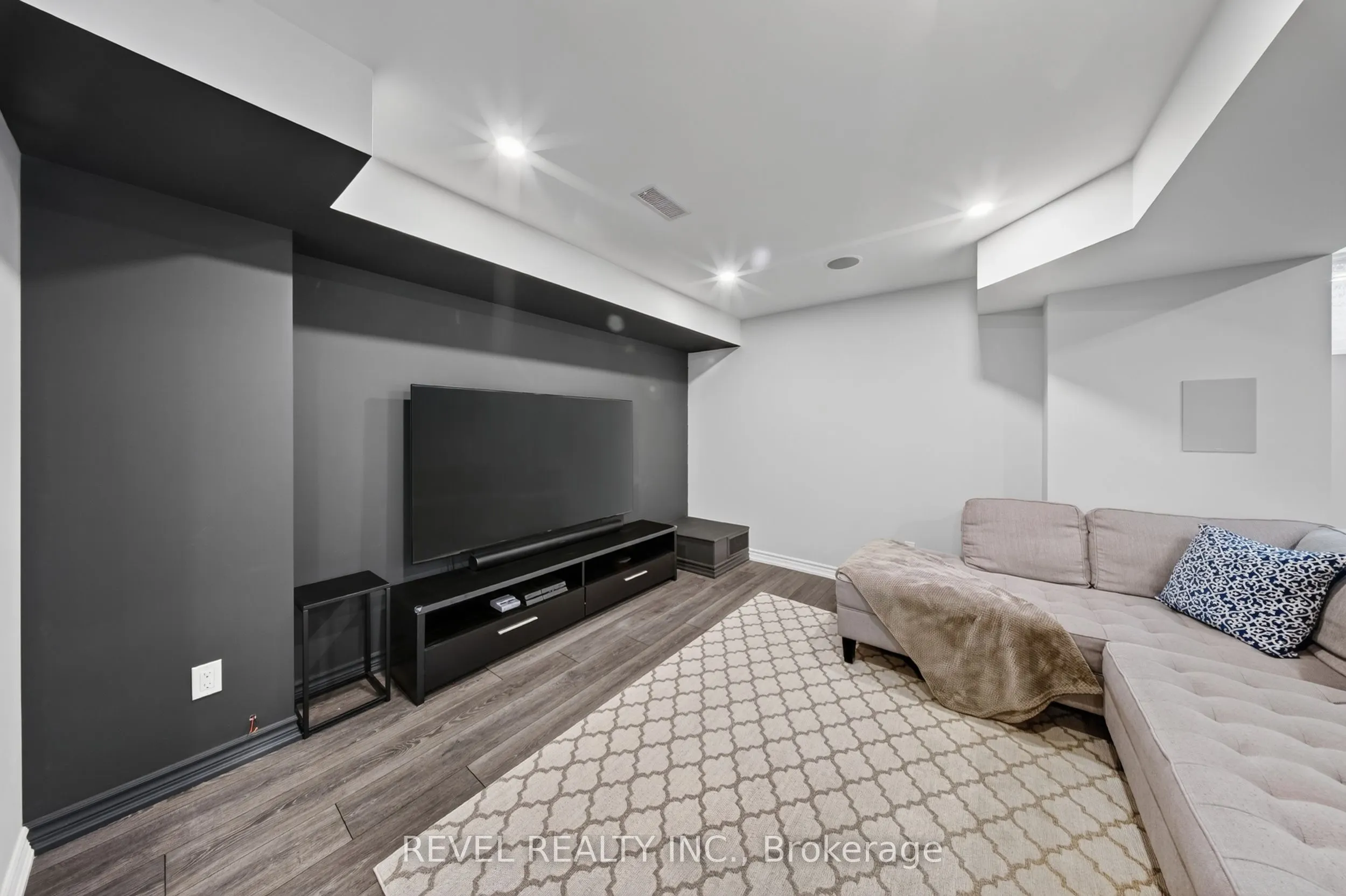 455 Ramsey Place