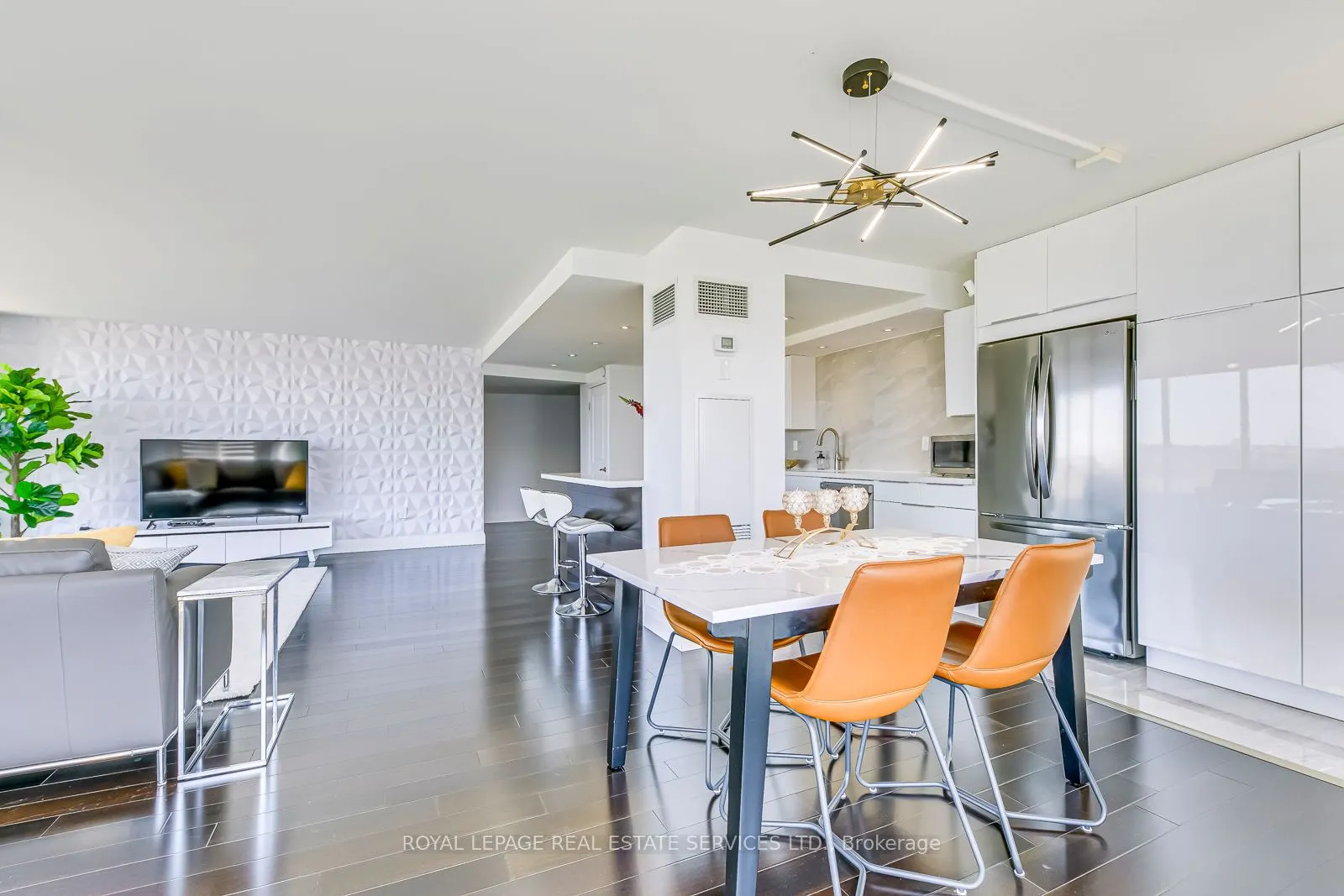 2045 Lake Shore Boulevard W #1607