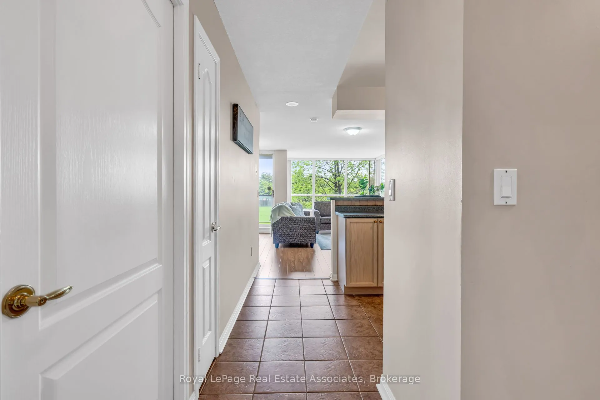 1140 Parkwest Place #208