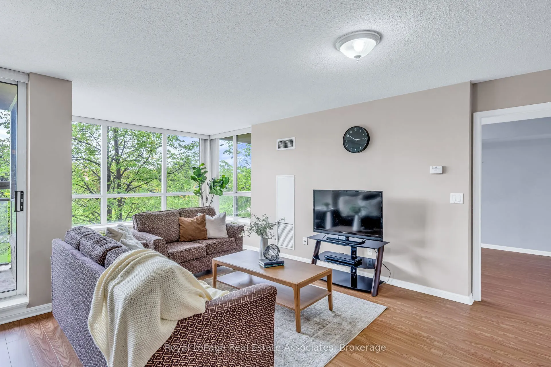 1140 Parkwest Place #208