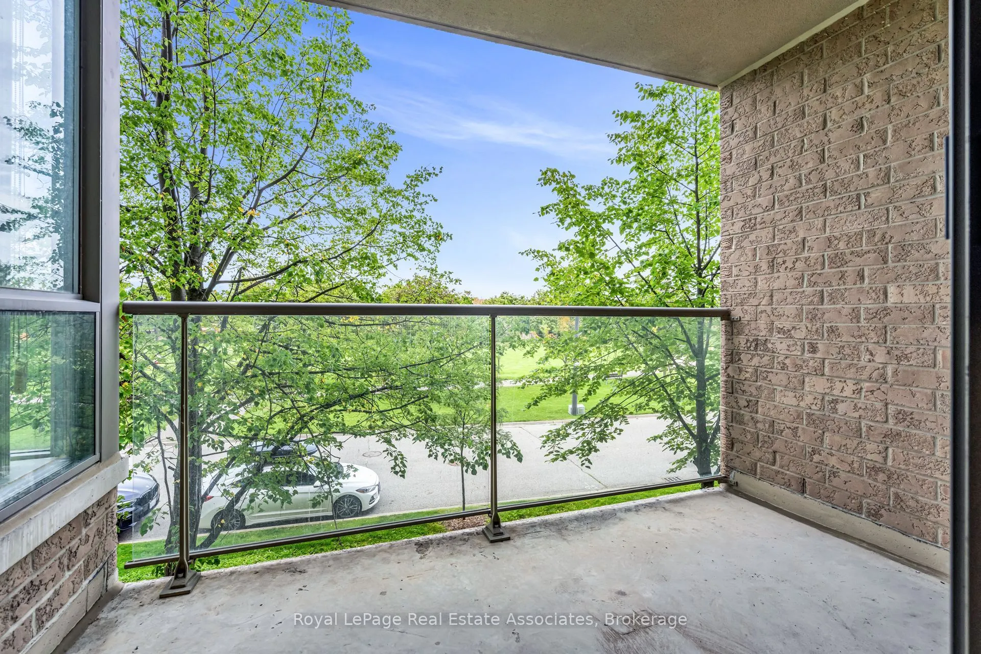 1140 Parkwest Place #208