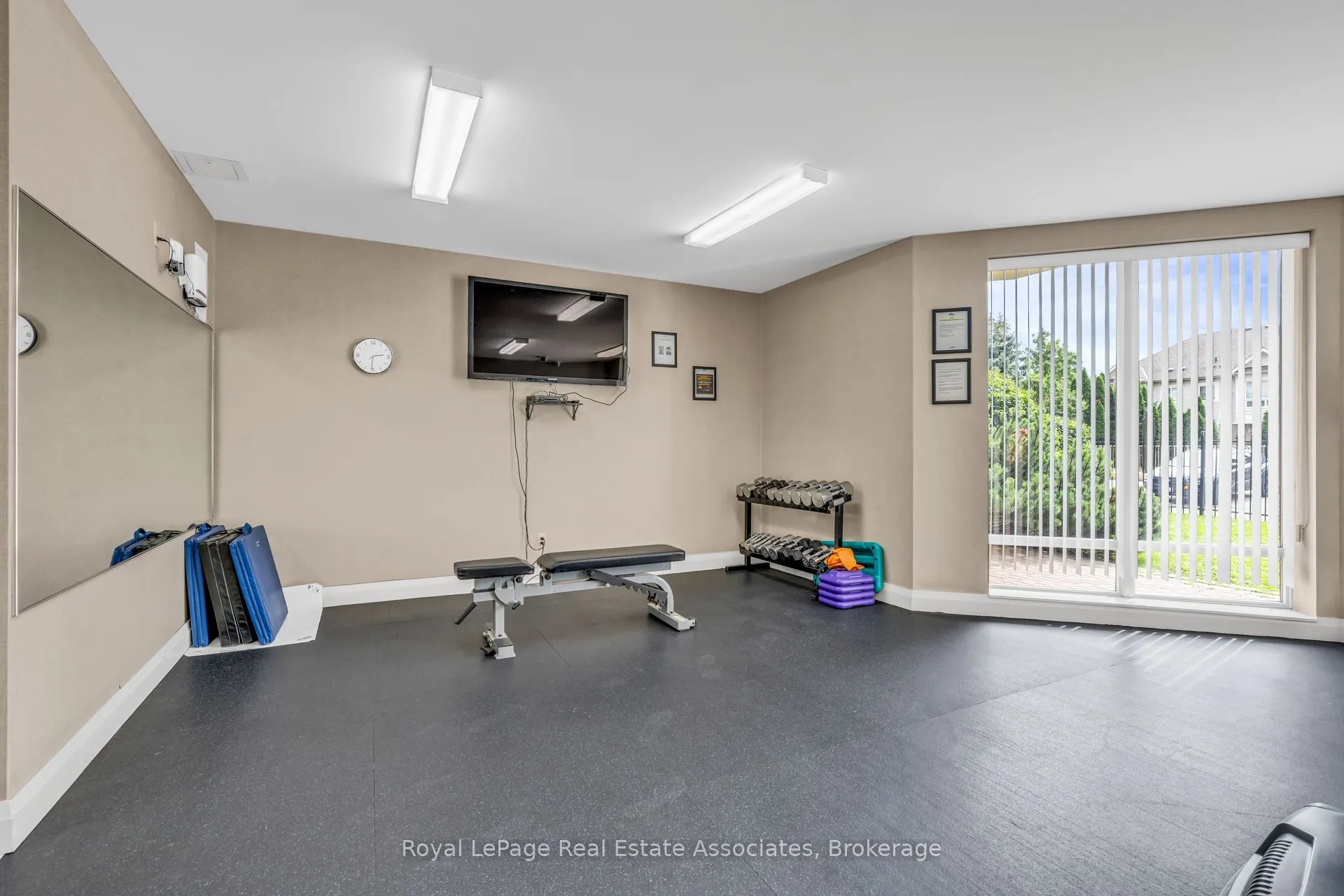 1140 Parkwest Place #208