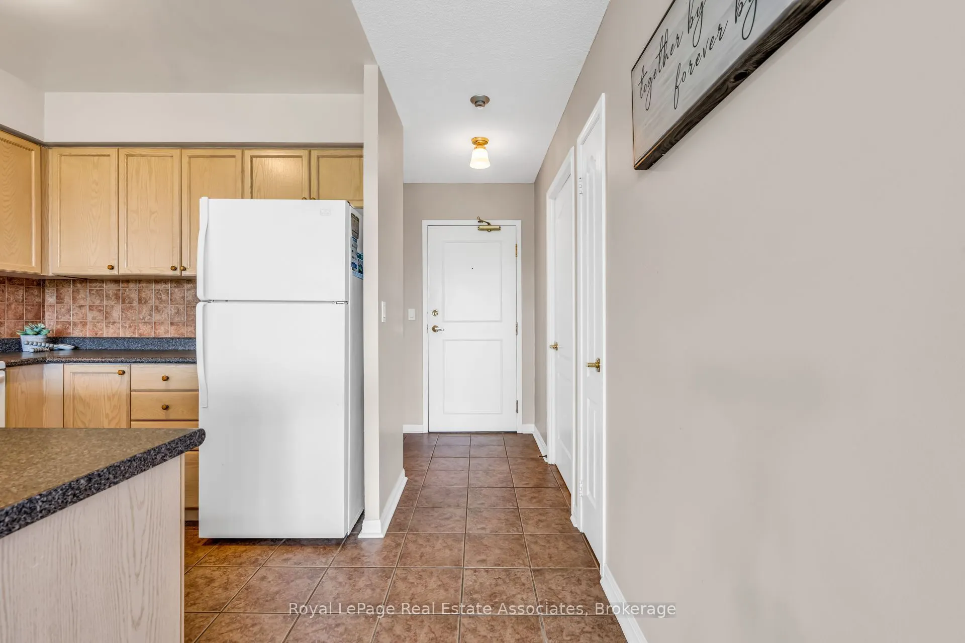 1140 Parkwest Place #208
