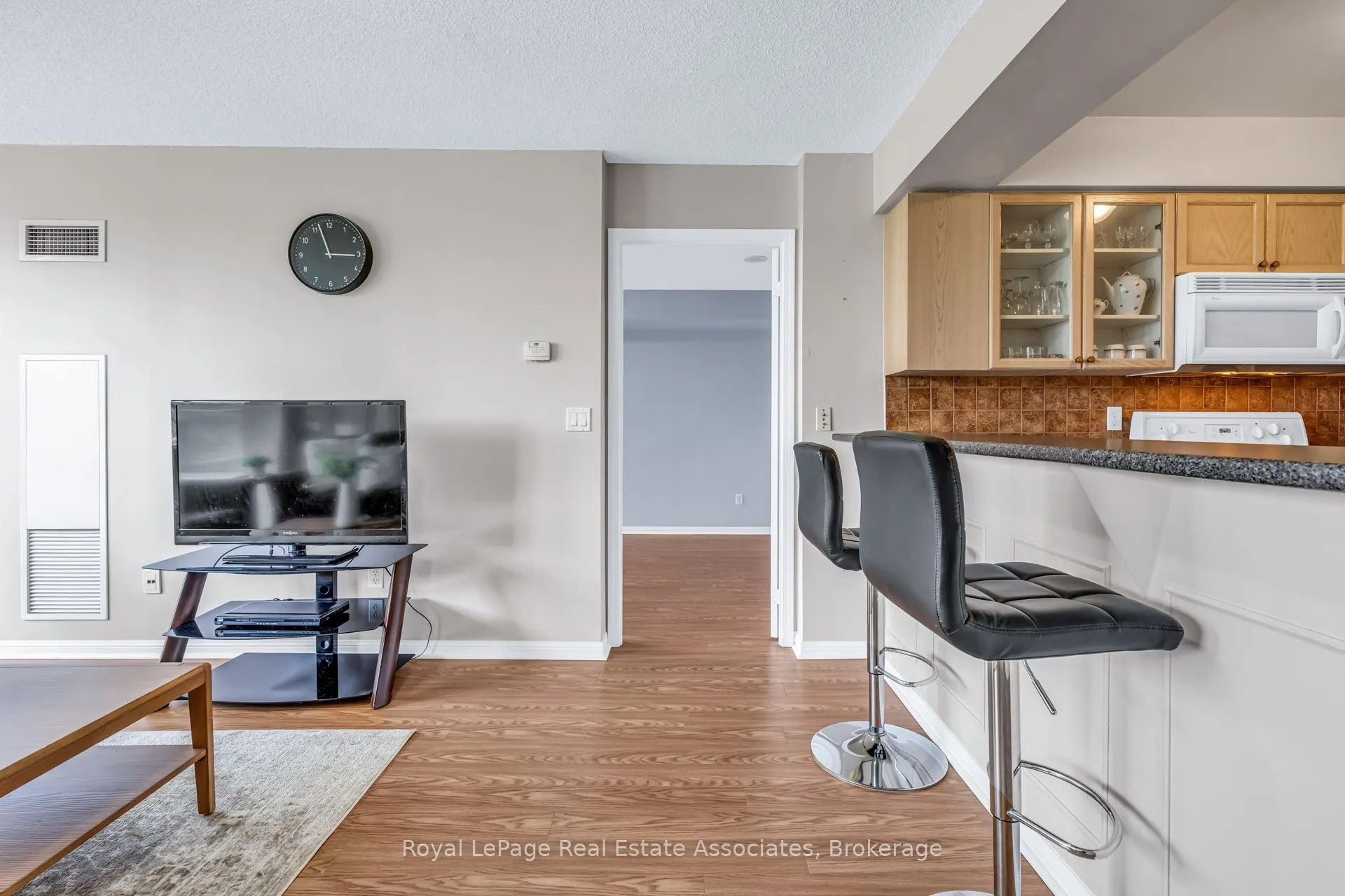 1140 Parkwest Place #208