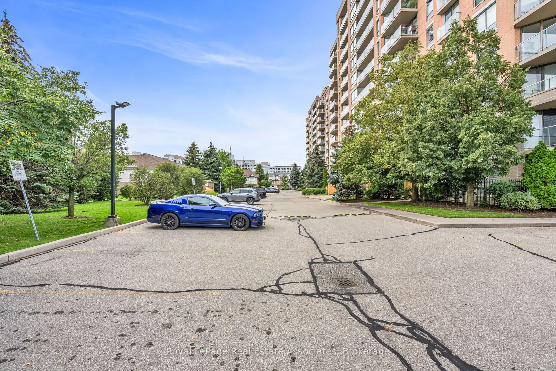 1140 Parkwest Place #208