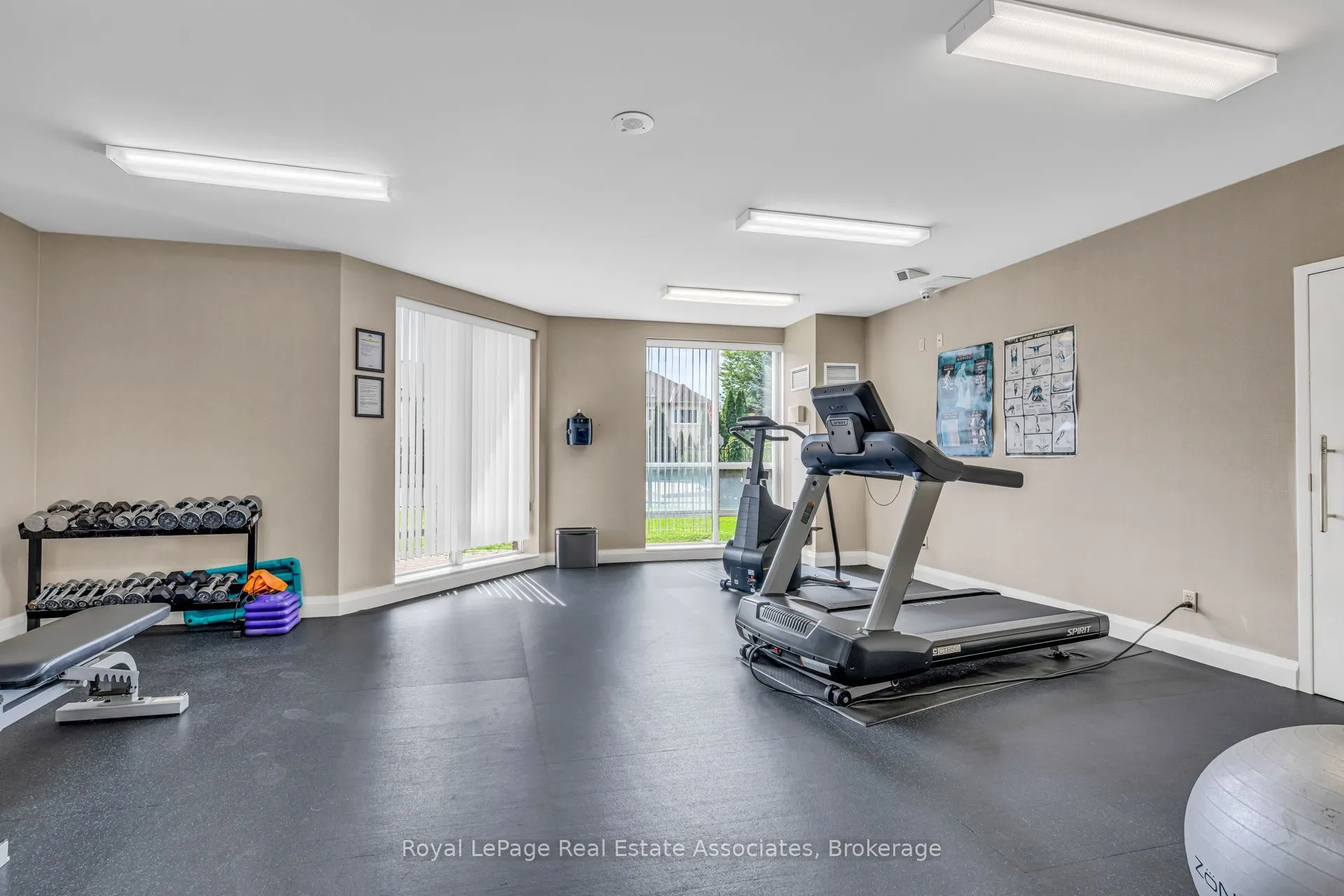 1140 Parkwest Place #208