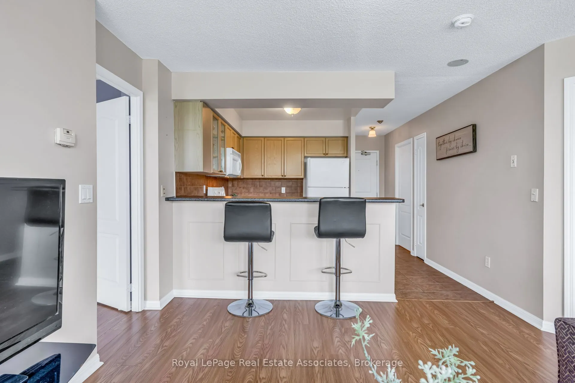 1140 Parkwest Place #208