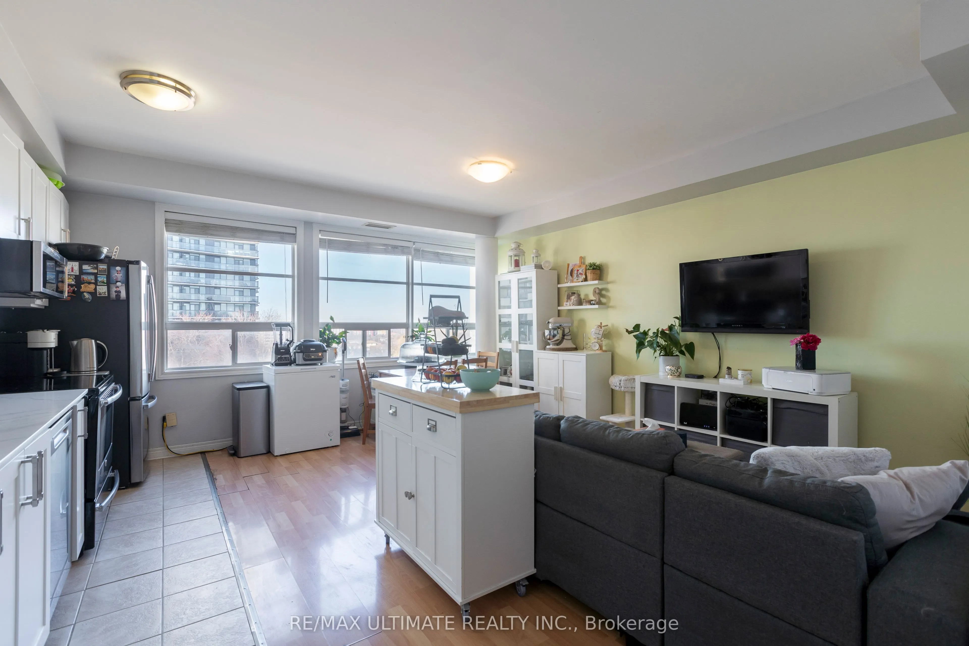 1415 Lawrence Avenue W #406